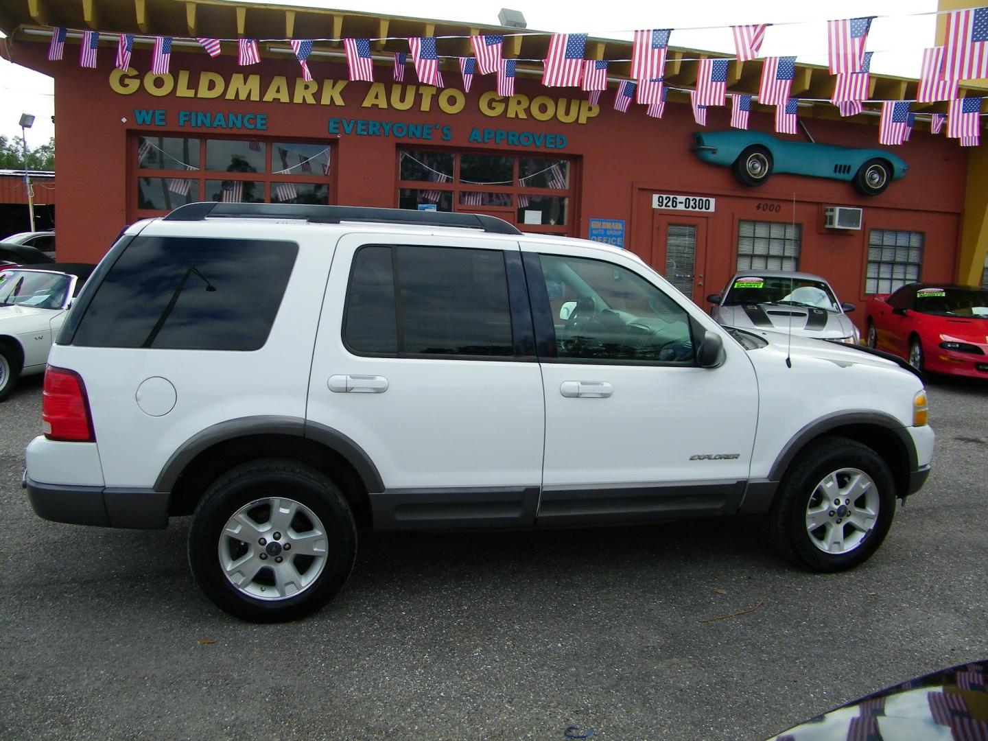 2005 White /Gray Ford Explorer XLT Sport 4.6L 4WD (1FMDU73W75U) with an 4.6L V8 SOHC 16V engine, 5-Speed Automatic Overdrive transmission, located at 4000 Bee Ridge Road, Sarasota, FL, 34233, (941) 926-0300, 27.298664, -82.489151 - Photo#6