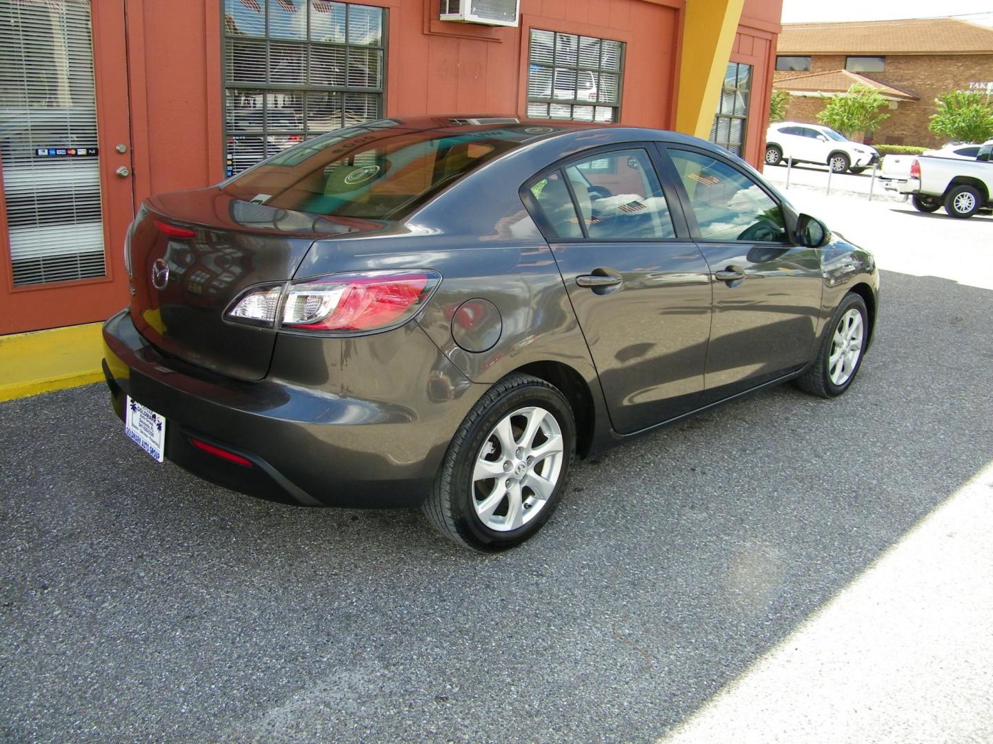 2010 Gray /beige Mazda MAZDA3 Unknown (JM1BL1SF3A1) with an 2.0L L4 DOHC 16V engine, Manual transmission, located at 4000 Bee Ridge Road, Sarasota, FL, 34233, (941) 926-0300, 27.298664, -82.489151 - Photo#6