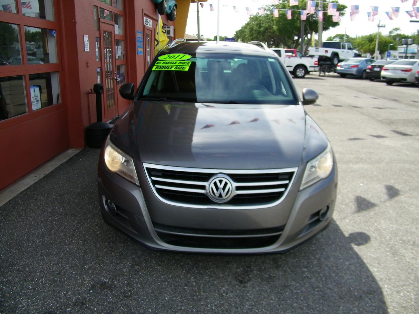 2011 Gray /Black Volkswagen Tiguan S (WVGAV7AX8BW) with an 2.0L L4 DOHC 16V TURBO engine, Automatic transmission, located at 4000 Bee Ridge Road, Sarasota, FL, 34233, (941) 926-0300, 27.298664, -82.489151 - Photo#1