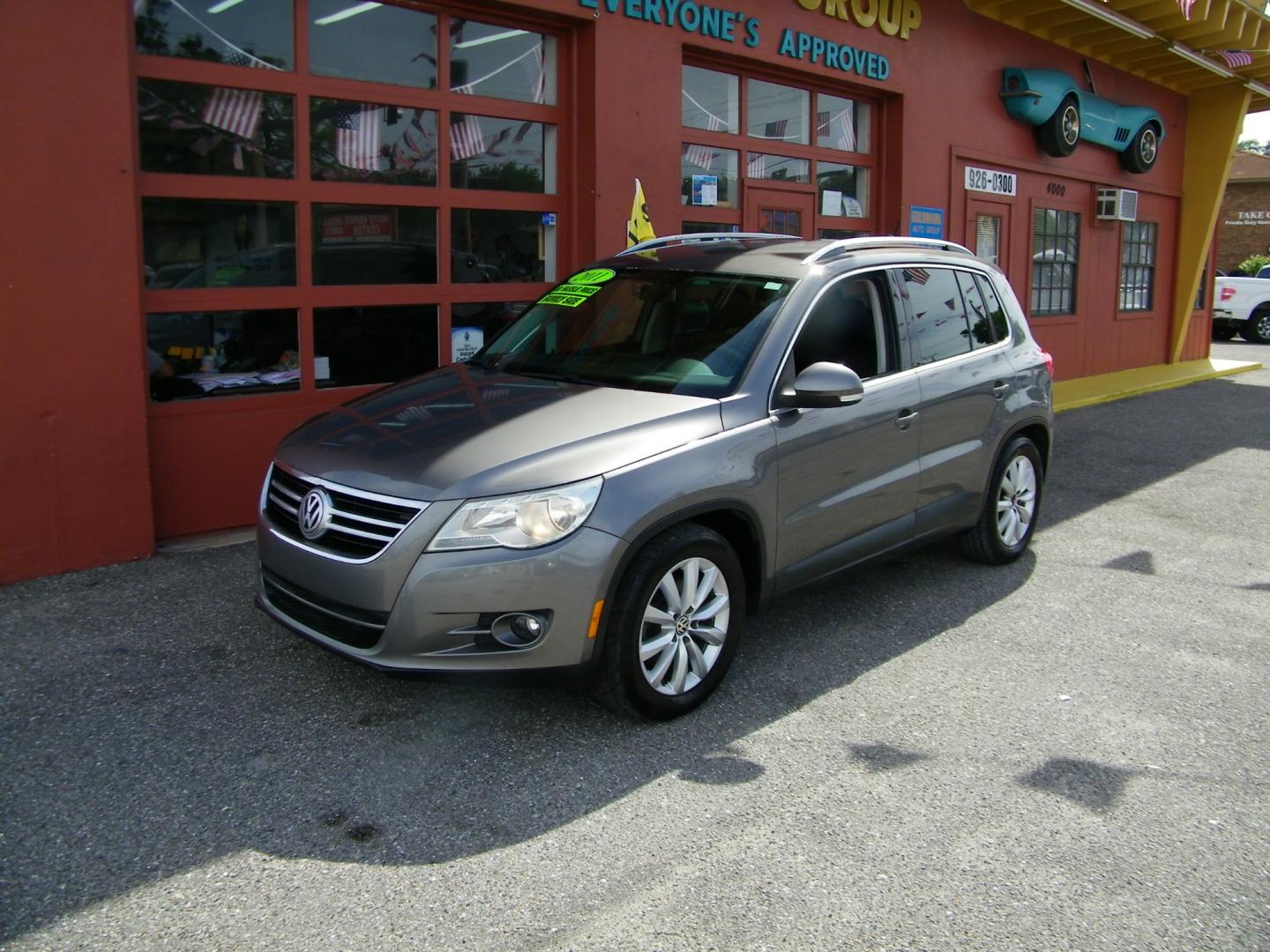 2011 Gray /Black Volkswagen Tiguan S (WVGAV7AX8BW) with an 2.0L L4 DOHC 16V TURBO engine, Automatic transmission, located at 4000 Bee Ridge Road, Sarasota, FL, 34233, (941) 926-0300, 27.298664, -82.489151 - Photo#2