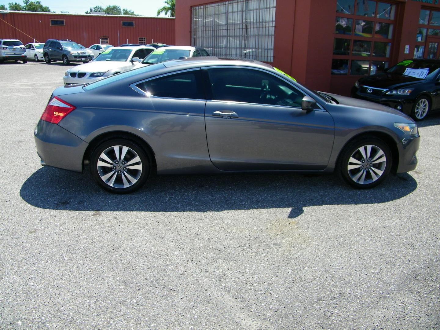 2009 Grey /Black Honda Accord EX-L Coupe AT (1HGCS12829A) with an 2.4L L4 DOHC 16V engine, 6-Speed Automatic transmission, located at 4000 Bee Ridge Road, Sarasota, FL, 34233, (941) 926-0300, 27.298664, -82.489151 - Photo#6