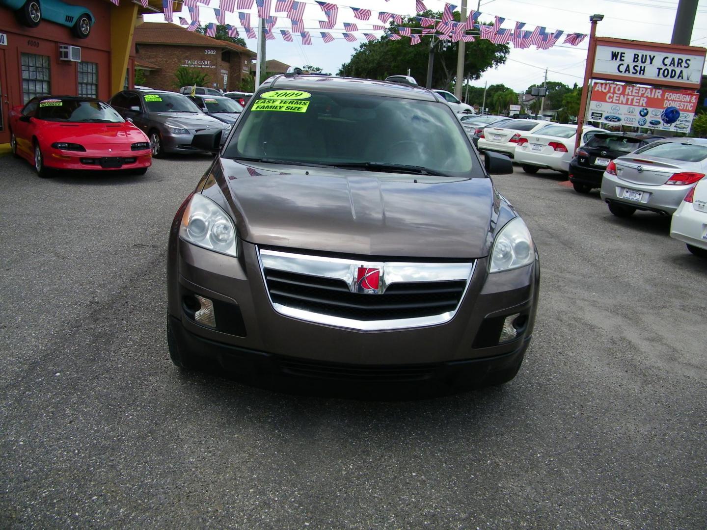 2008 Saturn Outlook XE FWD (5GZER13718J) with an 3.6L V6 DOHC 24V engine, 6-Speed Automatic Overdrive transmission, located at 4000 Bee Ridge Road, Sarasota, FL, 34233, (941) 926-0300, 27.298664, -82.489151 - Photo#1