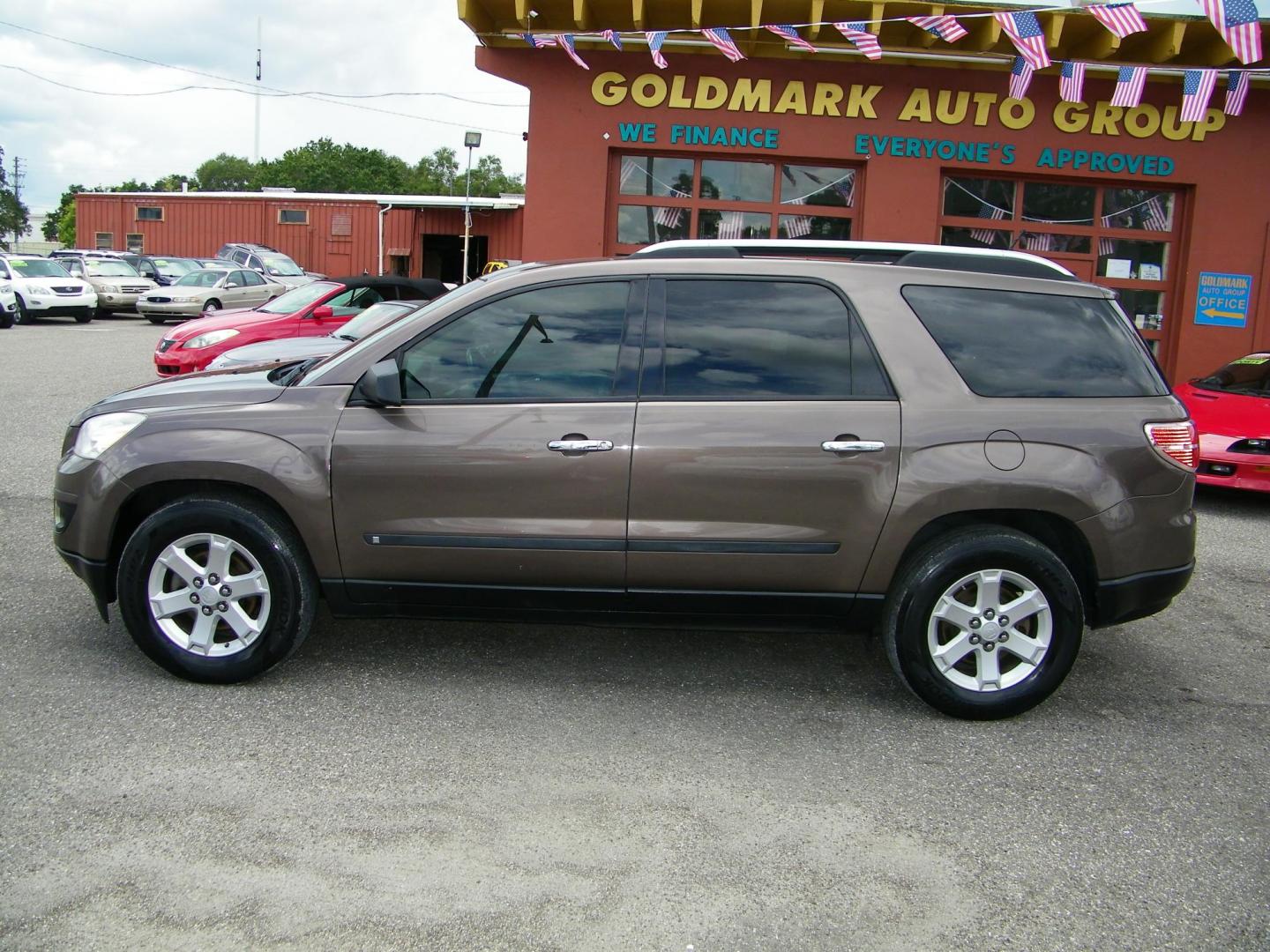 2008 Saturn Outlook XE FWD (5GZER13718J) with an 3.6L V6 DOHC 24V engine, 6-Speed Automatic Overdrive transmission, located at 4000 Bee Ridge Road, Sarasota, FL, 34233, (941) 926-0300, 27.298664, -82.489151 - Photo#2