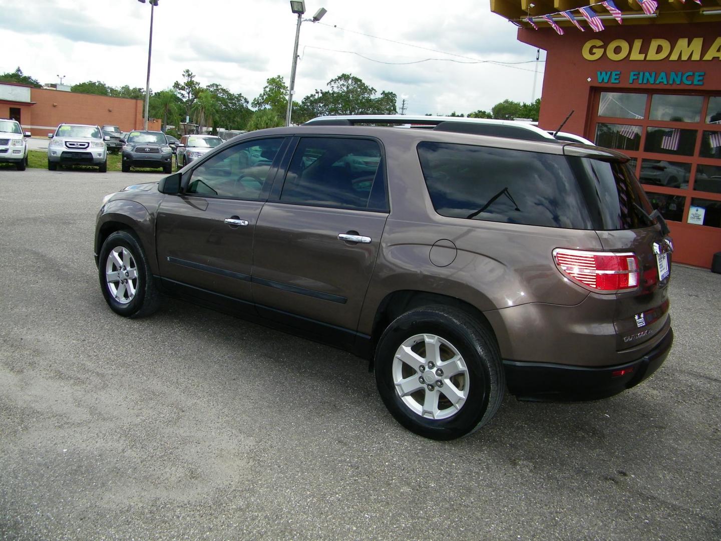 2008 Saturn Outlook XE FWD (5GZER13718J) with an 3.6L V6 DOHC 24V engine, 6-Speed Automatic Overdrive transmission, located at 4000 Bee Ridge Road, Sarasota, FL, 34233, (941) 926-0300, 27.298664, -82.489151 - Photo#3