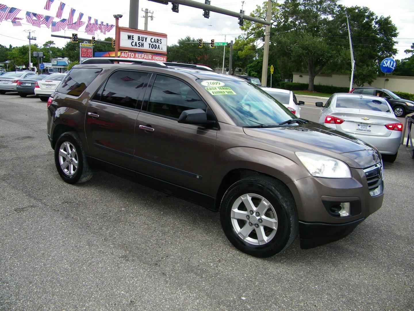 2008 Saturn Outlook XE FWD (5GZER13718J) with an 3.6L V6 DOHC 24V engine, 6-Speed Automatic Overdrive transmission, located at 4000 Bee Ridge Road, Sarasota, FL, 34233, (941) 926-0300, 27.298664, -82.489151 - Photo#7