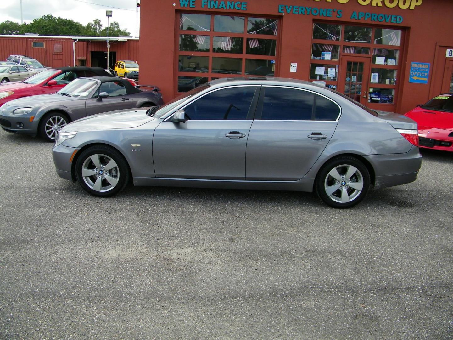 2010 BMW 5-Series 535xi (WBANV9C54AC) with an 3.0L L6 DOHC 24V engine, located at 4000 Bee Ridge Road, Sarasota, FL, 34233, (941) 926-0300, 27.298664, -82.489151 - Photo#2