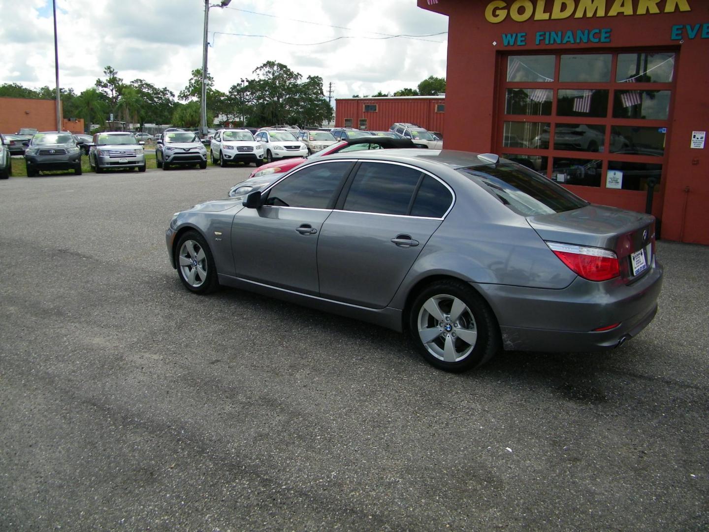 2010 BMW 5-Series 535xi (WBANV9C54AC) with an 3.0L L6 DOHC 24V engine, located at 4000 Bee Ridge Road, Sarasota, FL, 34233, (941) 926-0300, 27.298664, -82.489151 - Photo#3