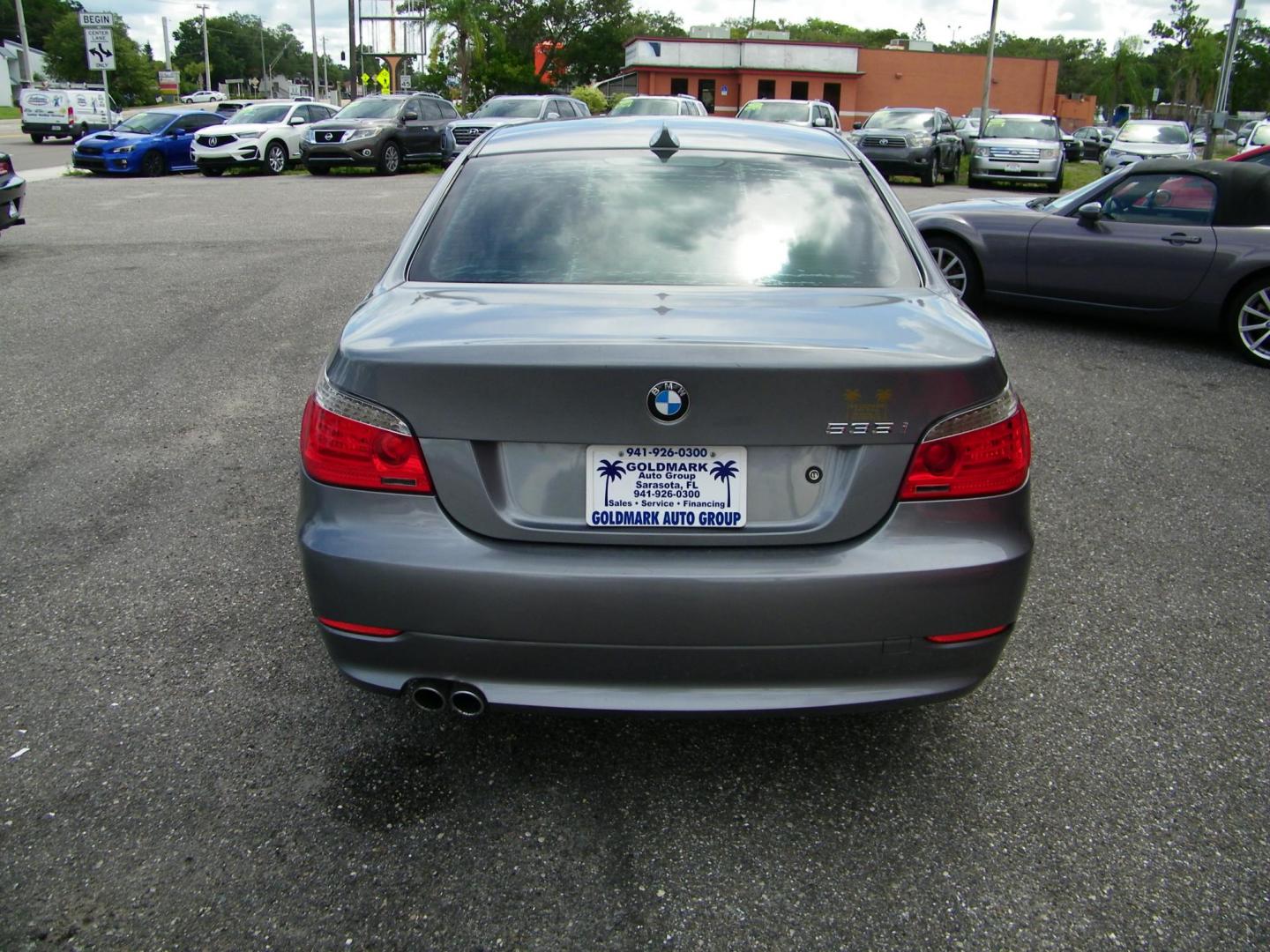 2010 BMW 5-Series 535xi (WBANV9C54AC) with an 3.0L L6 DOHC 24V engine, located at 4000 Bee Ridge Road, Sarasota, FL, 34233, (941) 926-0300, 27.298664, -82.489151 - Photo#4