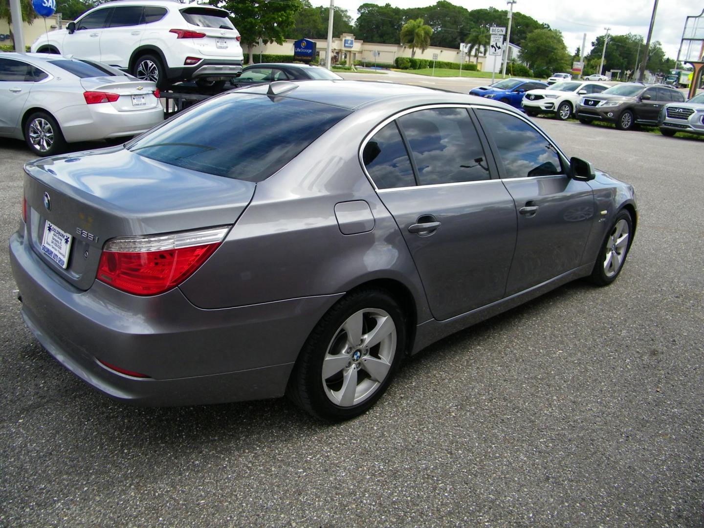 2010 BMW 5-Series 535xi (WBANV9C54AC) with an 3.0L L6 DOHC 24V engine, located at 4000 Bee Ridge Road, Sarasota, FL, 34233, (941) 926-0300, 27.298664, -82.489151 - Photo#5