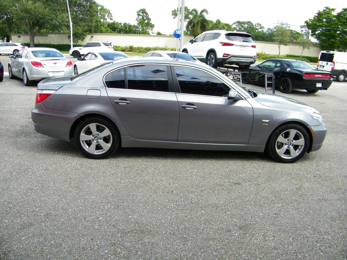 2010 BMW 5-Series 535xi (WBANV9C54AC) with an 3.0L L6 DOHC 24V engine, located at 4000 Bee Ridge Road, Sarasota, FL, 34233, (941) 926-0300, 27.298664, -82.489151 - Photo#6