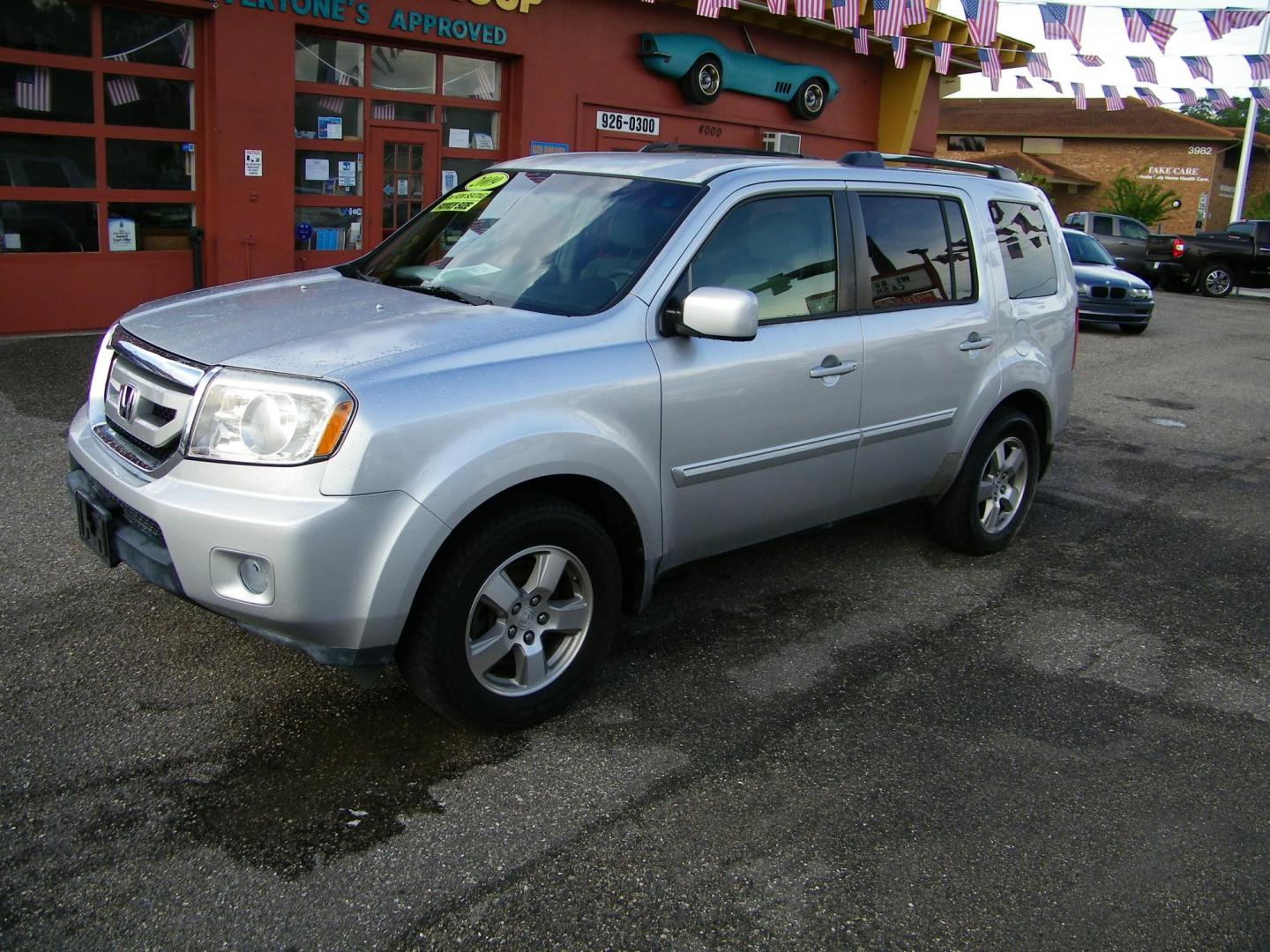 2009 Honda Pilot EX 2WD (5FNYF38409B) with an 3.5L V6 SOHC 24V engine, 5-Speed Automatic transmission, located at 4000 Bee Ridge Road, Sarasota, FL, 34233, (941) 926-0300, 27.298664, -82.489151 - Photo#0