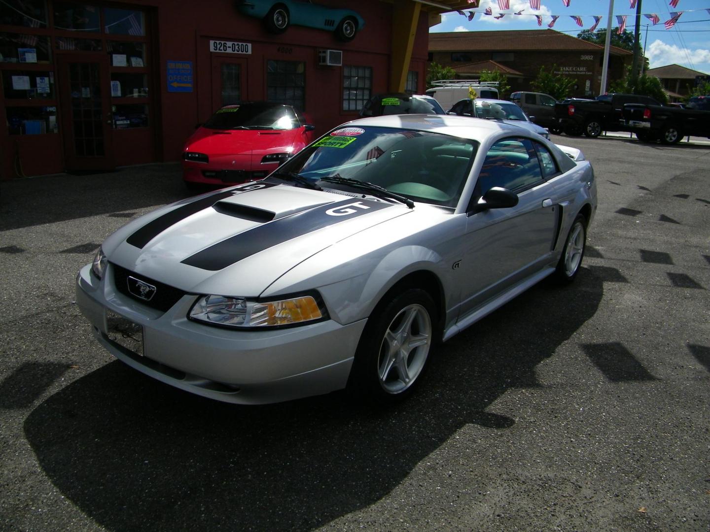 2000 Ford Mustang GT Coupe (1FAFP42X4YF) with an 4.6L V8 SOHC 16V engine, located at 4000 Bee Ridge Road, Sarasota, FL, 34233, (941) 926-0300, 27.298664, -82.489151 - Photo#0