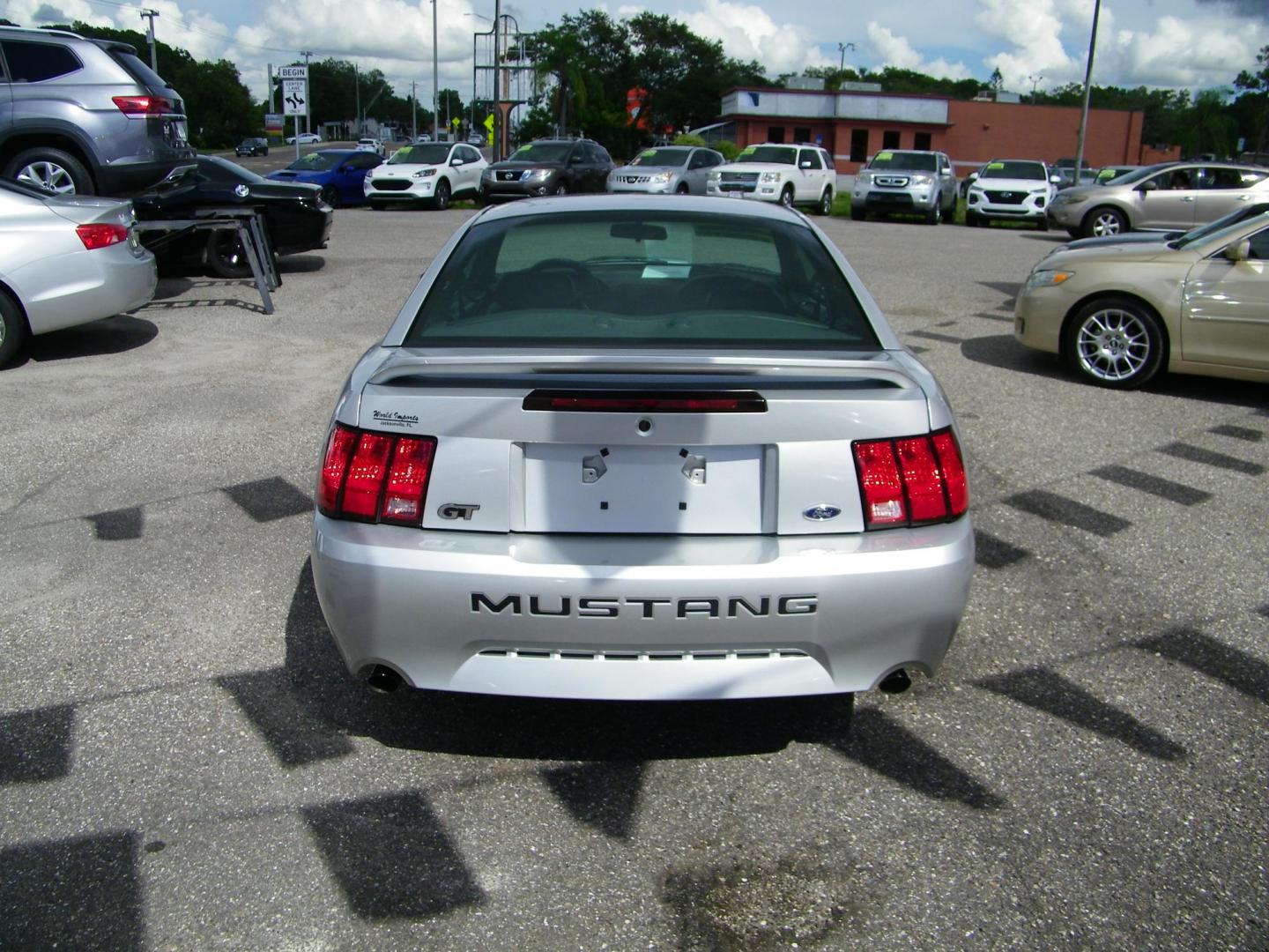 2000 Ford Mustang GT Coupe (1FAFP42X4YF) with an 4.6L V8 SOHC 16V engine, located at 4000 Bee Ridge Road, Sarasota, FL, 34233, (941) 926-0300, 27.298664, -82.489151 - Photo#4