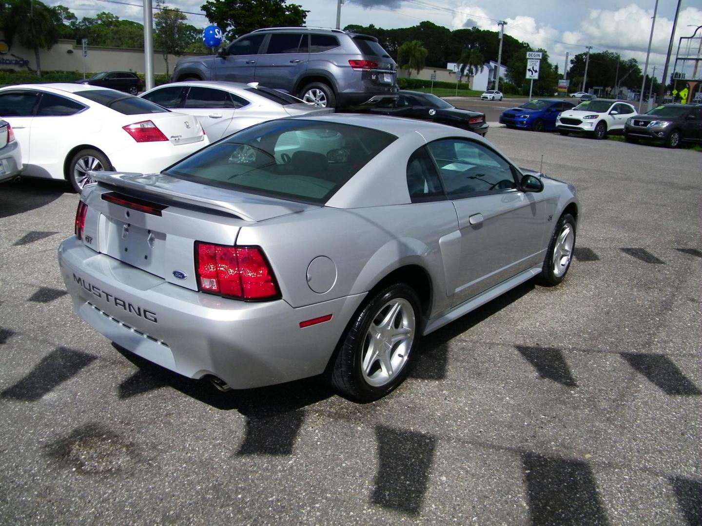 2000 Ford Mustang GT Coupe (1FAFP42X4YF) with an 4.6L V8 SOHC 16V engine, located at 4000 Bee Ridge Road, Sarasota, FL, 34233, (941) 926-0300, 27.298664, -82.489151 - Photo#5