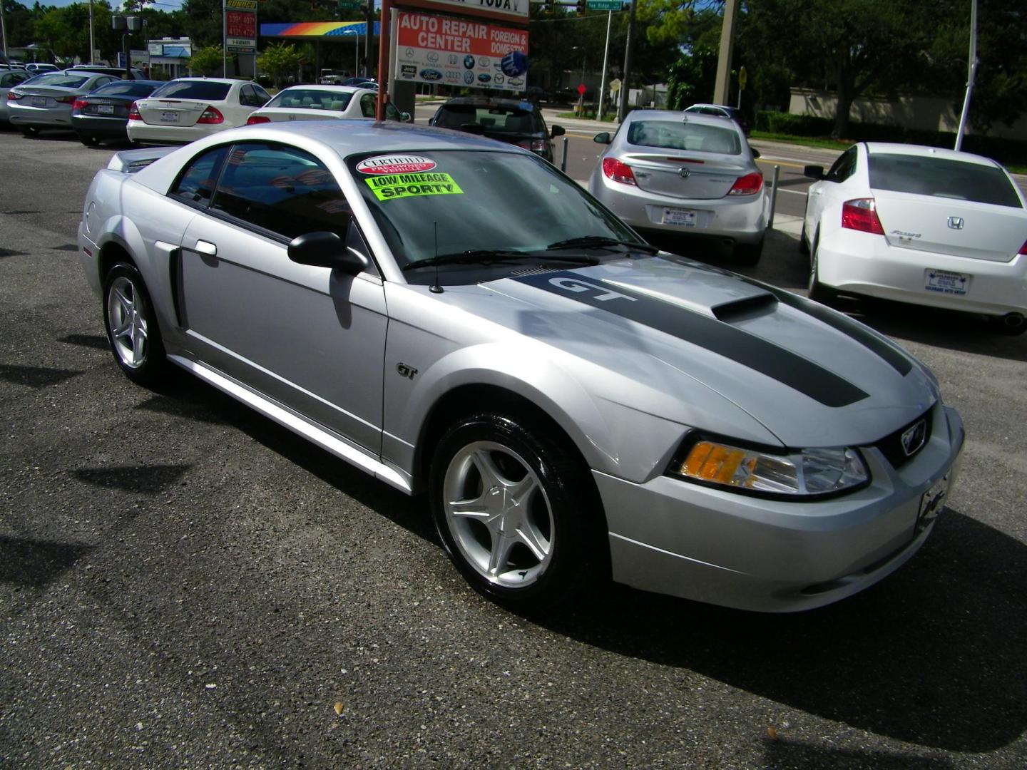 2000 Ford Mustang GT Coupe (1FAFP42X4YF) with an 4.6L V8 SOHC 16V engine, located at 4000 Bee Ridge Road, Sarasota, FL, 34233, (941) 926-0300, 27.298664, -82.489151 - Photo#7