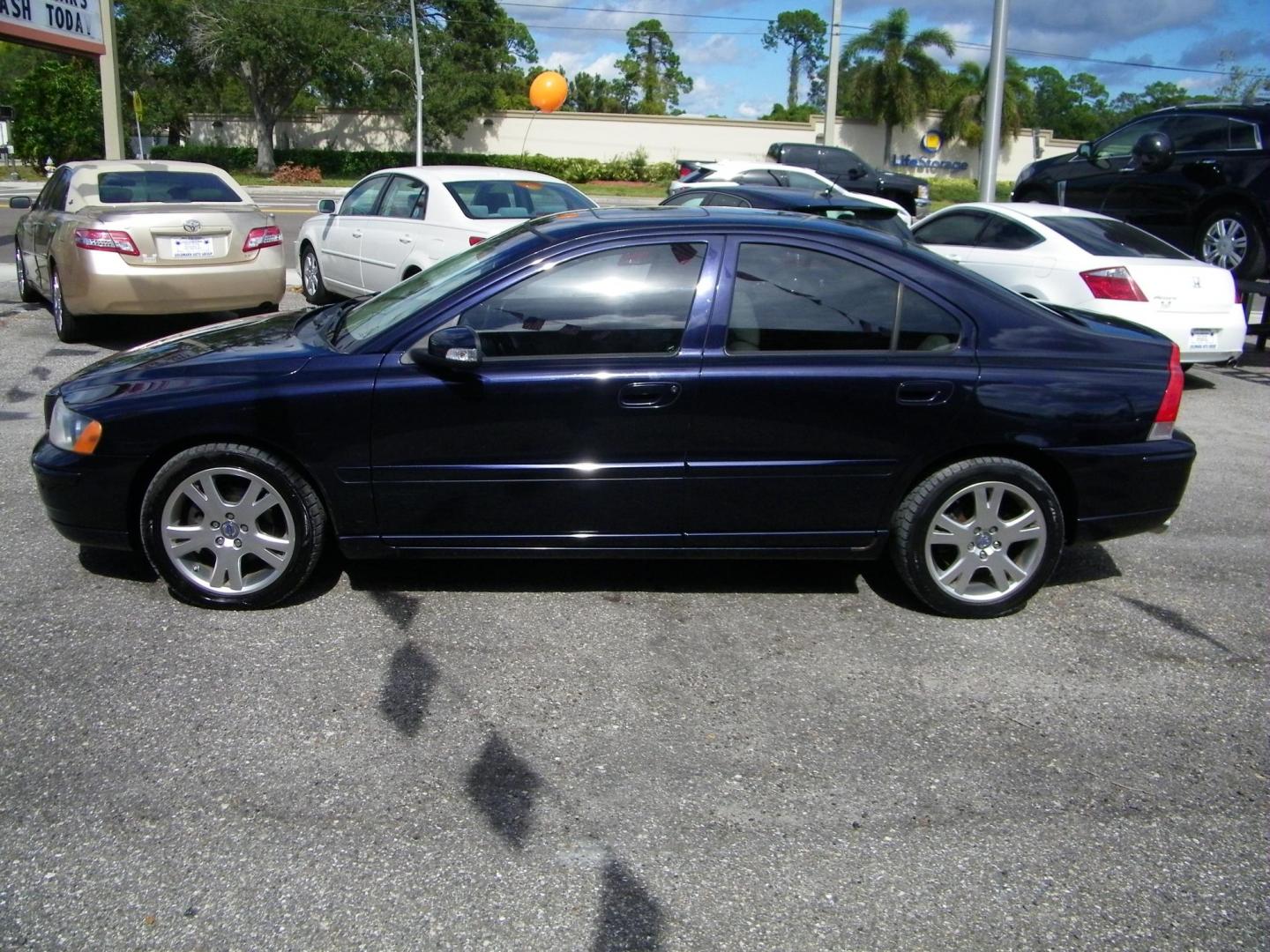 2007 Volvo S60 2.5T (YV1RS592972) with an 2.5L L5 DOHC 20V TURBO engine, 5-Speed Automatic transmission, located at 4000 Bee Ridge Road, Sarasota, FL, 34233, (941) 926-0300, 27.298664, -82.489151 - Photo#2