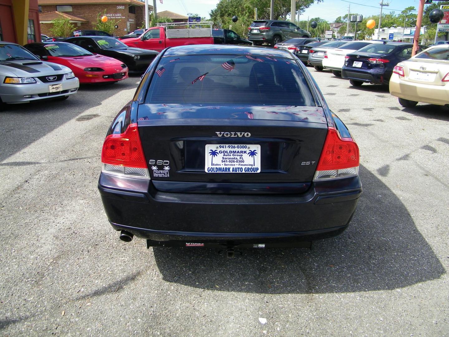 2007 Volvo S60 2.5T (YV1RS592972) with an 2.5L L5 DOHC 20V TURBO engine, 5-Speed Automatic transmission, located at 4000 Bee Ridge Road, Sarasota, FL, 34233, (941) 926-0300, 27.298664, -82.489151 - Photo#4