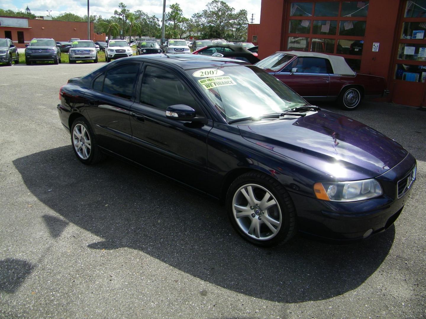 2007 Volvo S60 2.5T (YV1RS592972) with an 2.5L L5 DOHC 20V TURBO engine, 5-Speed Automatic transmission, located at 4000 Bee Ridge Road, Sarasota, FL, 34233, (941) 926-0300, 27.298664, -82.489151 - Photo#7