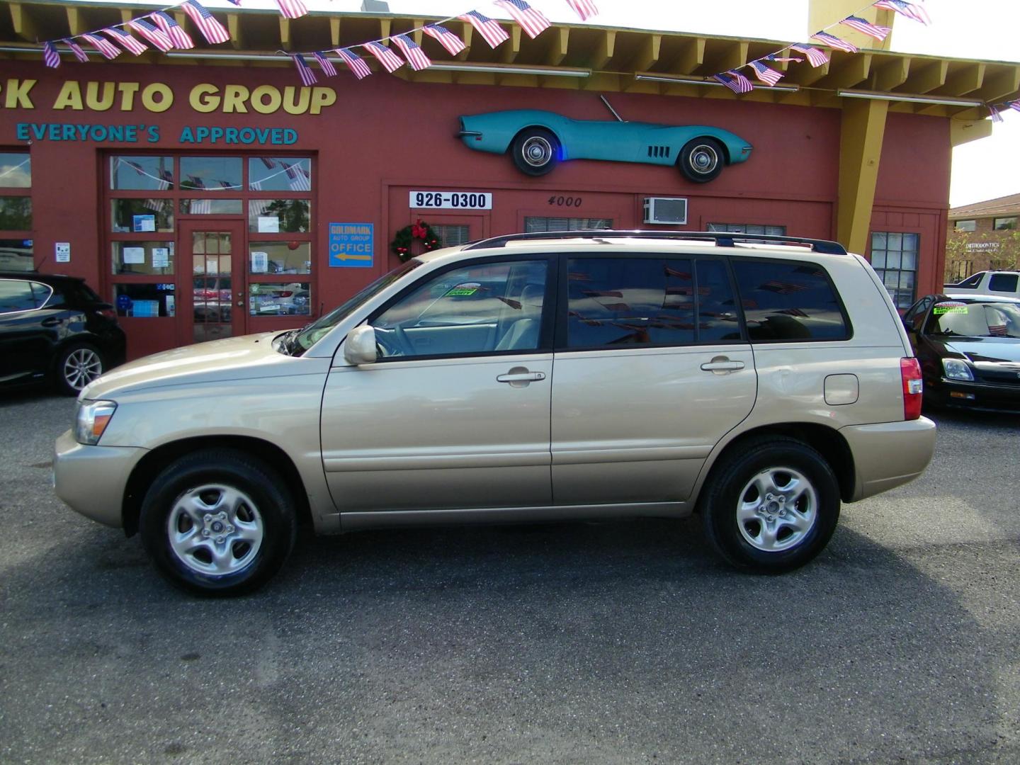 2005 Toyota Highlander 2WD (JTEGD21A650) with an 2.4L L4 DOHC 16V engine, 4-Speed Automatic Overdrive transmission, located at 4000 Bee Ridge Road, Sarasota, FL, 34233, (941) 926-0300, 27.298664, -82.489151 - Photo#2