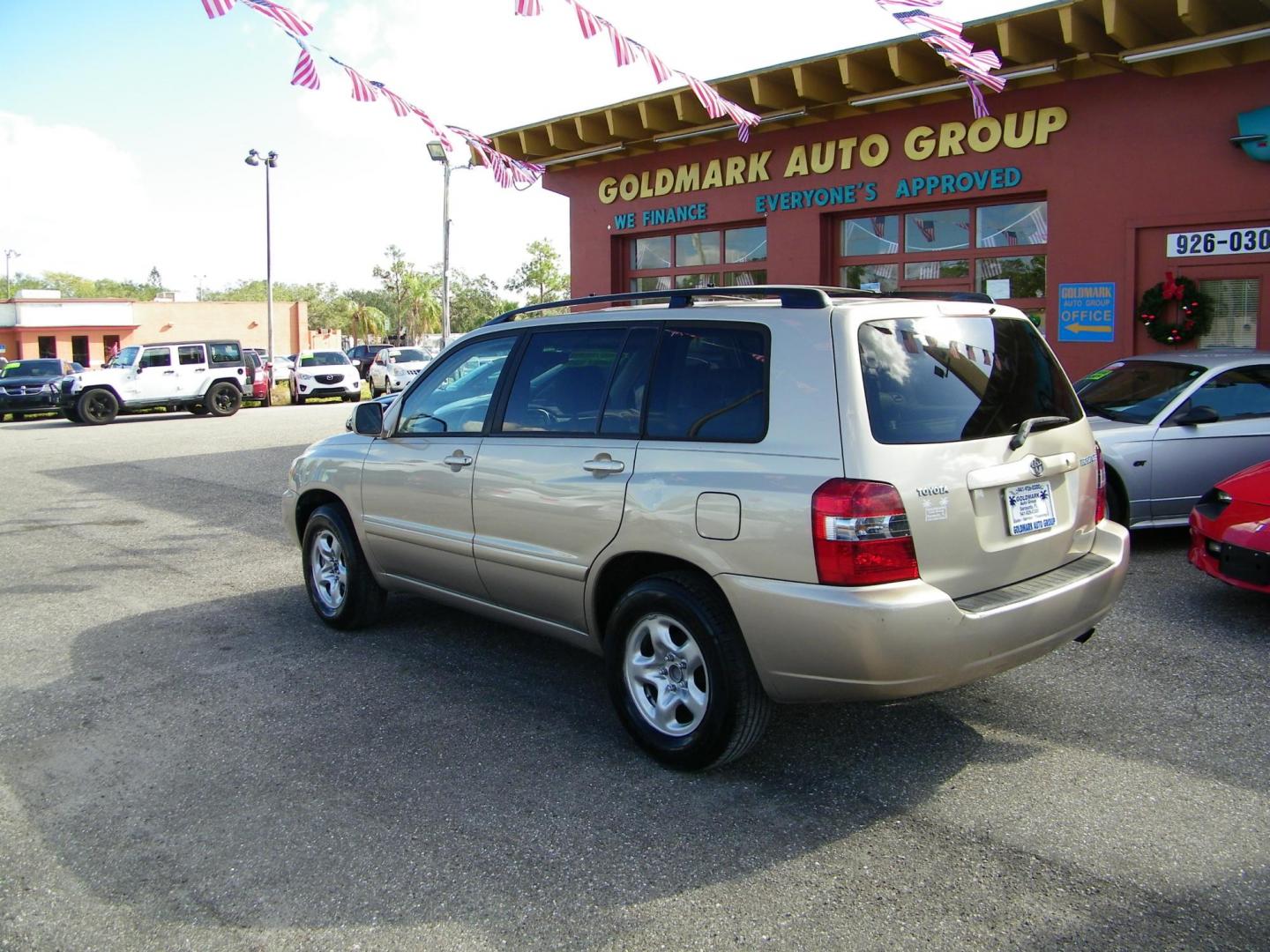 2005 Toyota Highlander 2WD (JTEGD21A650) with an 2.4L L4 DOHC 16V engine, 4-Speed Automatic Overdrive transmission, located at 4000 Bee Ridge Road, Sarasota, FL, 34233, (941) 926-0300, 27.298664, -82.489151 - Photo#3