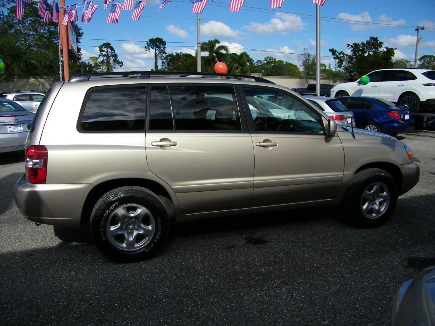 2005 Toyota Highlander 2WD (JTEGD21A650) with an 2.4L L4 DOHC 16V engine, 4-Speed Automatic Overdrive transmission, located at 4000 Bee Ridge Road, Sarasota, FL, 34233, (941) 926-0300, 27.298664, -82.489151 - Photo#6