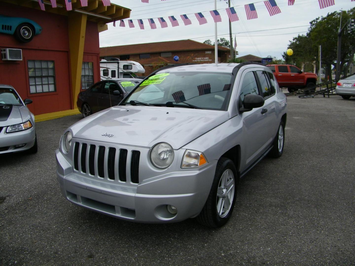 2007 Jeep Compass Sport 2WD (1J8FT47W67D) with an 2.4L L4 DOHC 16V engine, located at 4000 Bee Ridge Road, Sarasota, FL, 34233, (941) 926-0300, 27.298664, -82.489151 - Photo#0