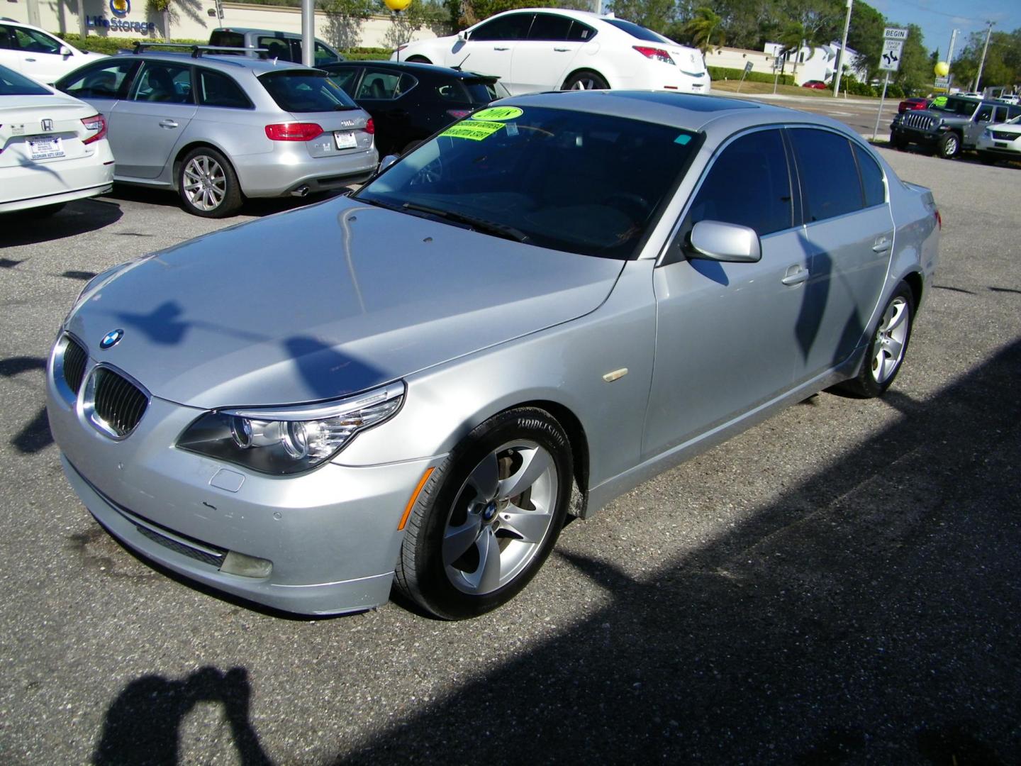 2008 BMW 5-Series 528i (WBANU53578C) with an 3.0L L6 DOHC 24V engine, located at 4000 Bee Ridge Road, Sarasota, FL, 34233, (941) 926-0300, 27.298664, -82.489151 - Photo#0