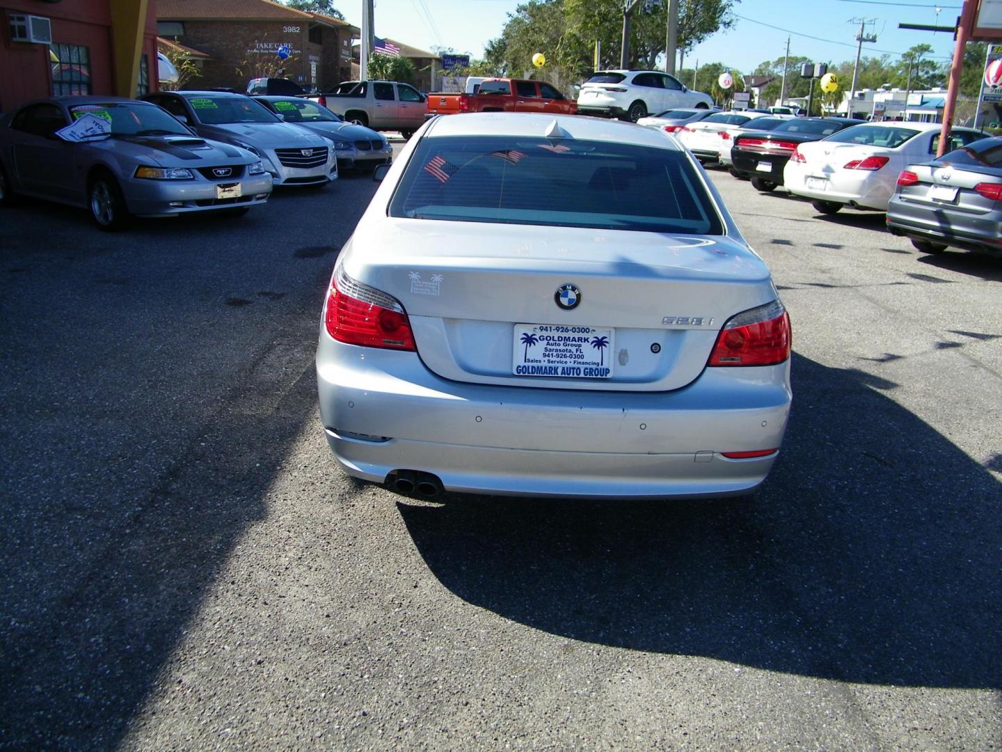 2008 BMW 5-Series 528i (WBANU53578C) with an 3.0L L6 DOHC 24V engine, located at 4000 Bee Ridge Road, Sarasota, FL, 34233, (941) 926-0300, 27.298664, -82.489151 - Photo#5