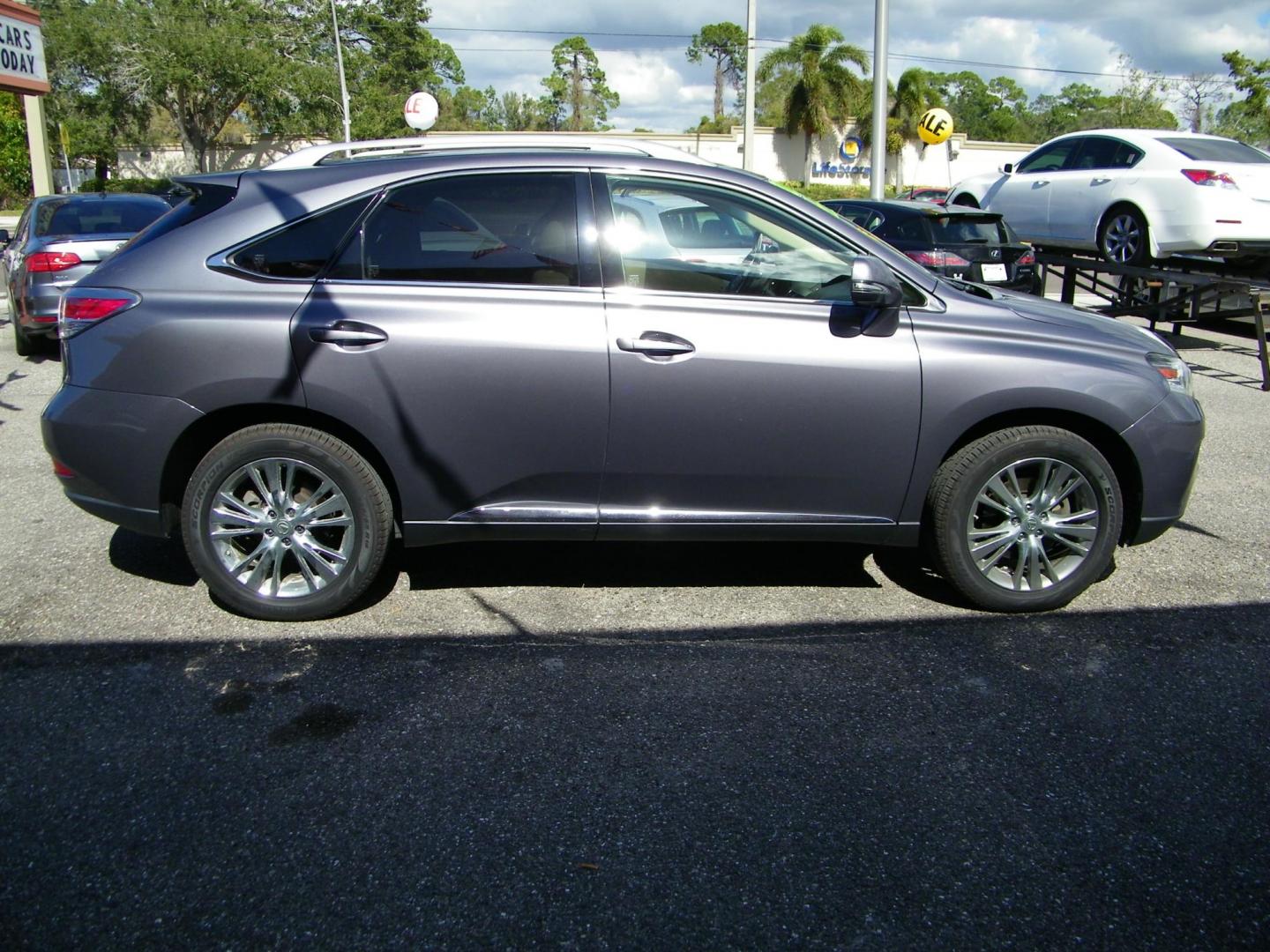 2013 Lexus RX 350 AWD (JTJBK1BA7D2) with an 3.5L V6 DOHC 24V engine, 5-Speed Automatic transmission, located at 4000 Bee Ridge Road, Sarasota, FL, 34233, (941) 926-0300, 27.298664, -82.489151 - Photo#6