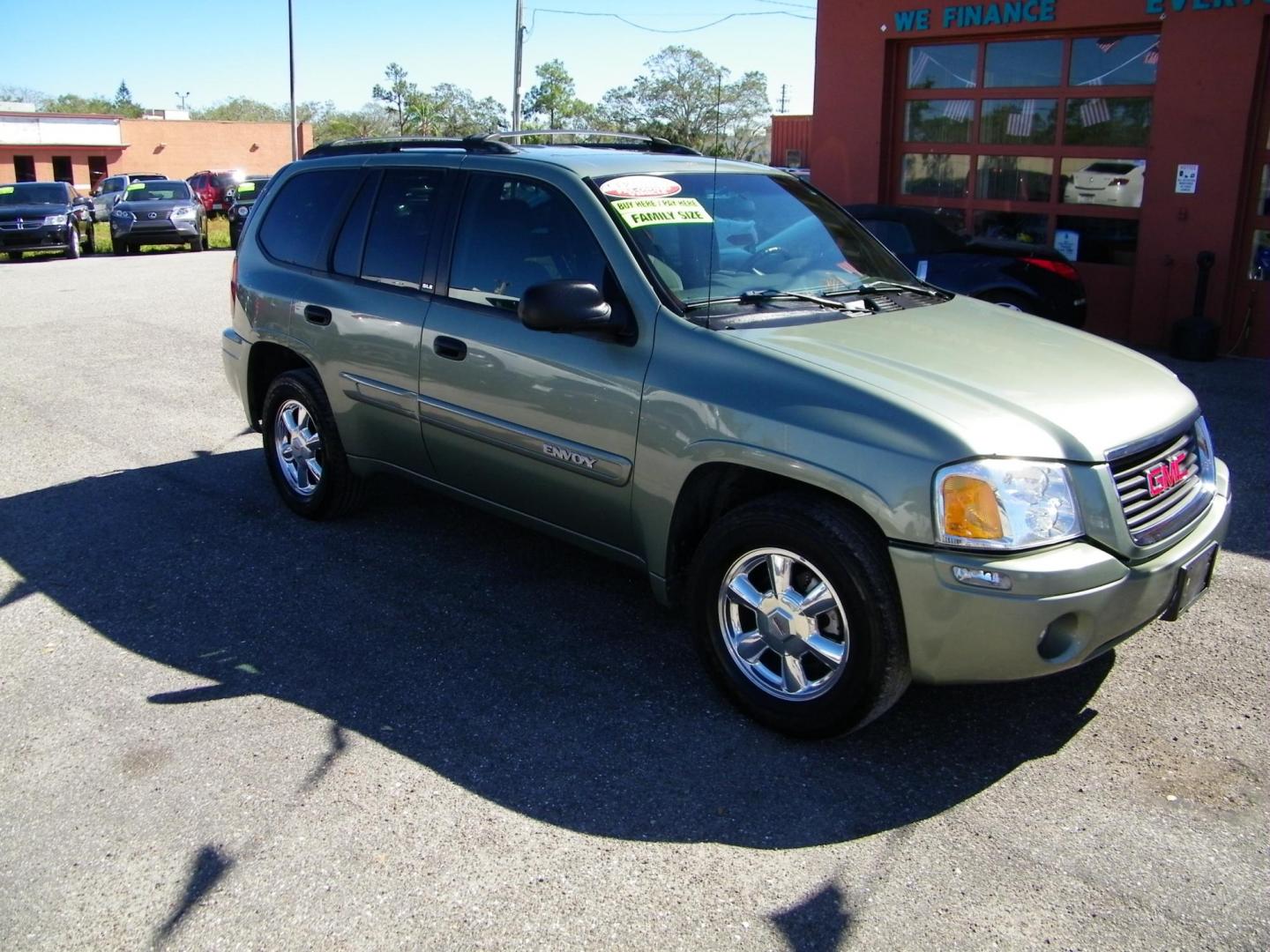 2003 GREEN GMC Envoy SLE 4WD (1GKDT13S632) with an 4.2L L6 DOHC 24V engine, 4-Speed Automatic Overdrive transmission, located at 4000 Bee Ridge Road, Sarasota, FL, 34233, (941) 926-0300, 27.298664, -82.489151 - Photo#7