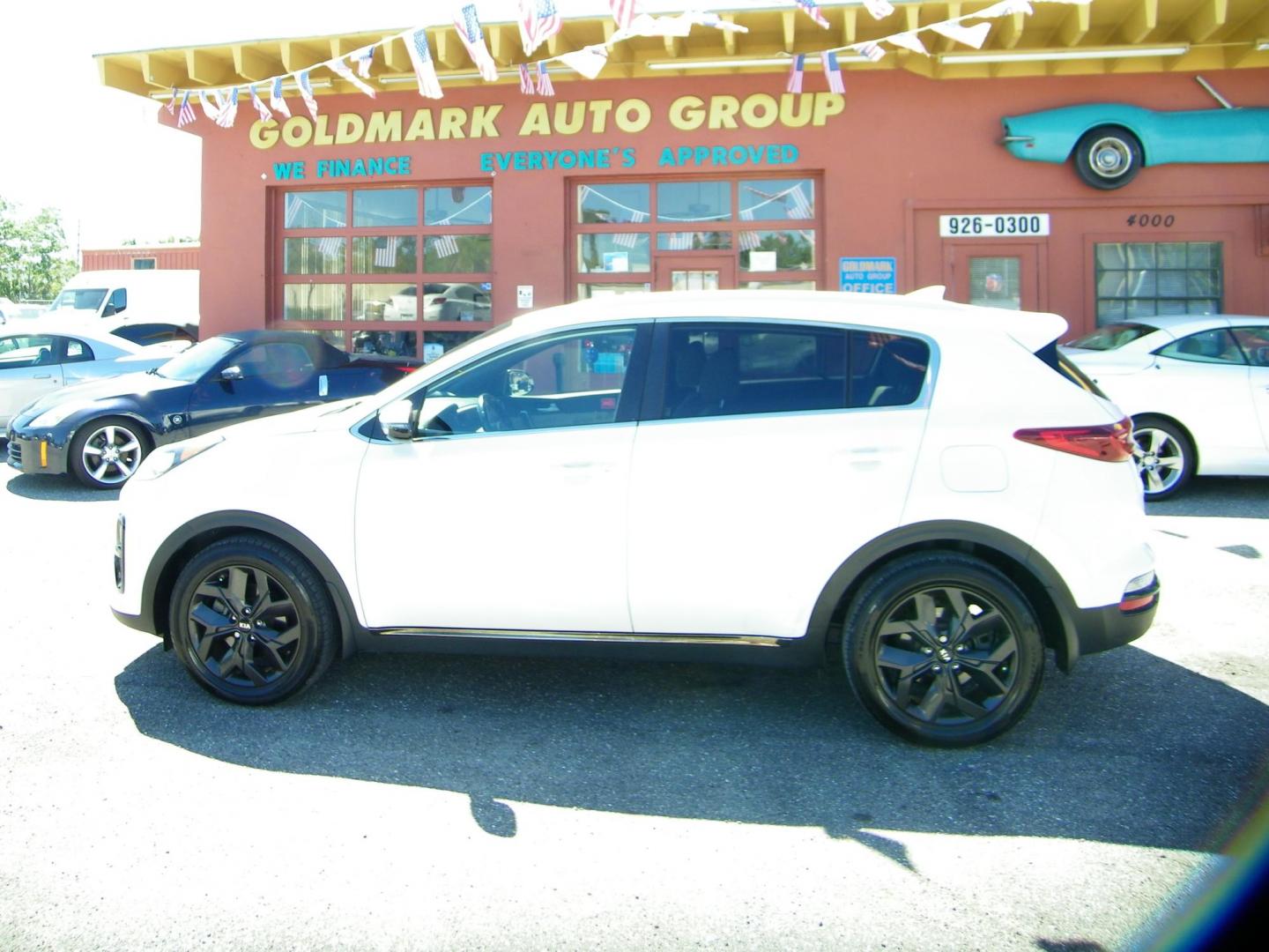 2020 Kia Sportage S FWD (KNDP63AC7L7) with an 2.4L V6 DOHC 24V engine, 6A transmission, located at 4000 Bee Ridge Road, Sarasota, FL, 34233, (941) 926-0300, 27.298664, -82.489151 - Photo#2