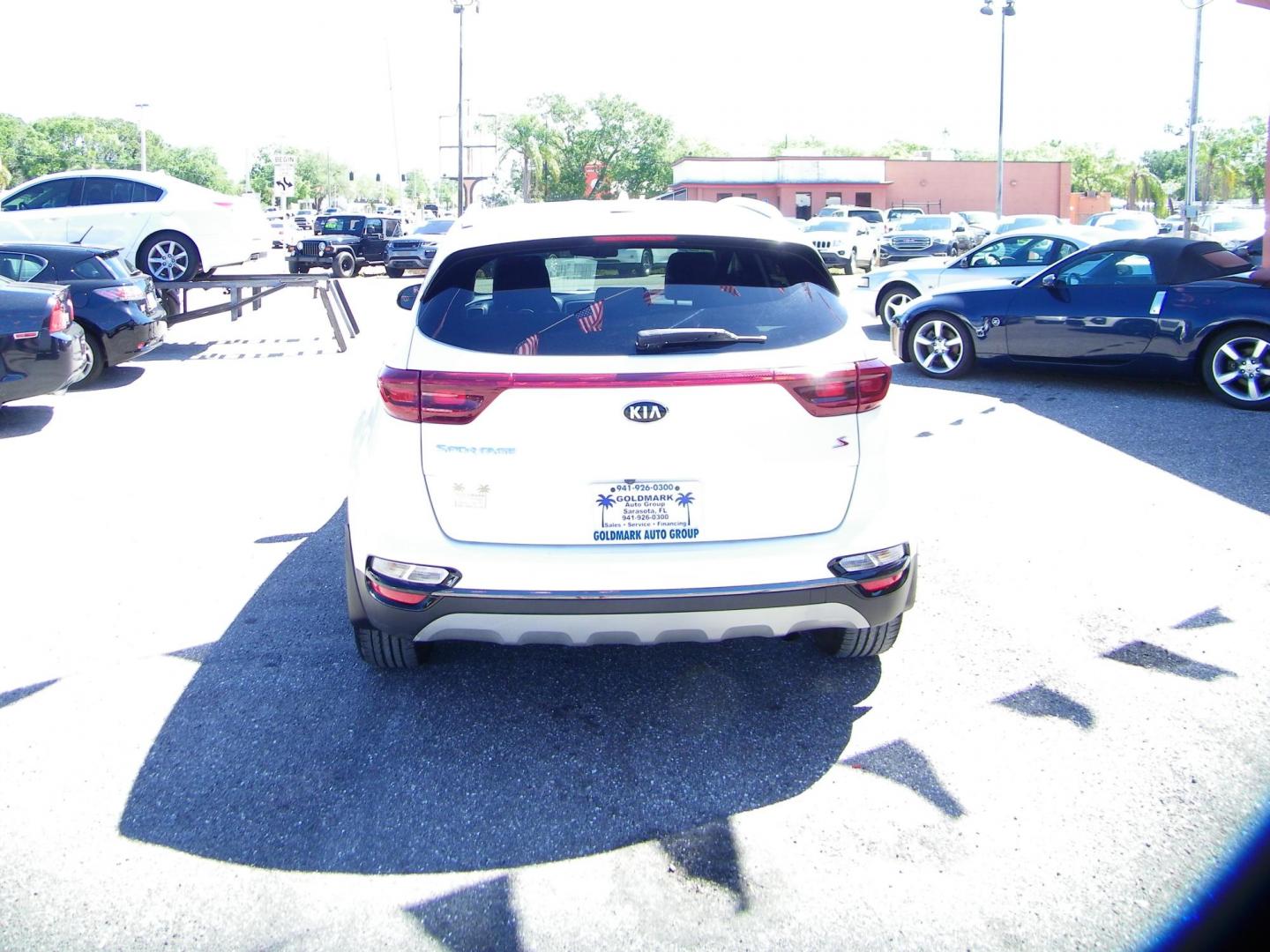 2020 Kia Sportage S FWD (KNDP63AC7L7) with an 2.4L V6 DOHC 24V engine, 6A transmission, located at 4000 Bee Ridge Road, Sarasota, FL, 34233, (941) 926-0300, 27.298664, -82.489151 - Photo#5