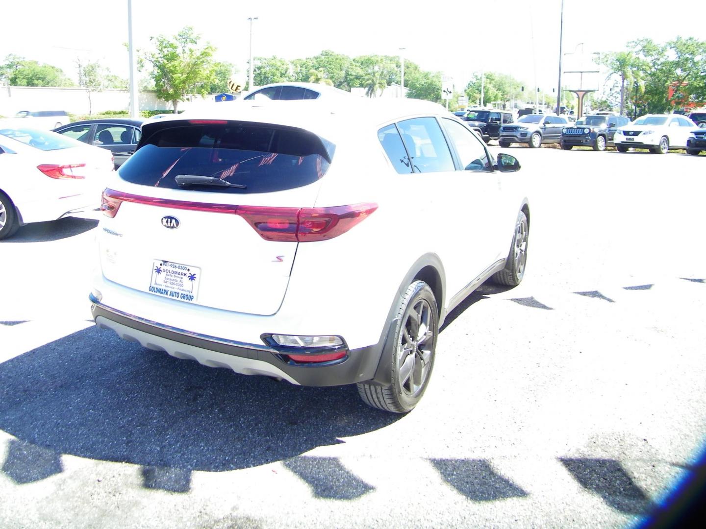 2020 Kia Sportage S FWD (KNDP63AC7L7) with an 2.4L V6 DOHC 24V engine, 6A transmission, located at 4000 Bee Ridge Road, Sarasota, FL, 34233, (941) 926-0300, 27.298664, -82.489151 - Photo#6