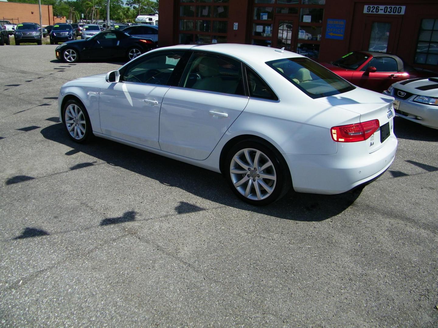 2013 White /Beige Audi A4 2.0T Premium Sedan quattro (WAUKFAFL9DA) with an 2.0L L4 DOHC 16V TURBO engine, AUTOMATIC transmission, located at 4000 Bee Ridge Road, Sarasota, FL, 34233, (941) 926-0300, 27.298664, -82.489151 - Photo#3