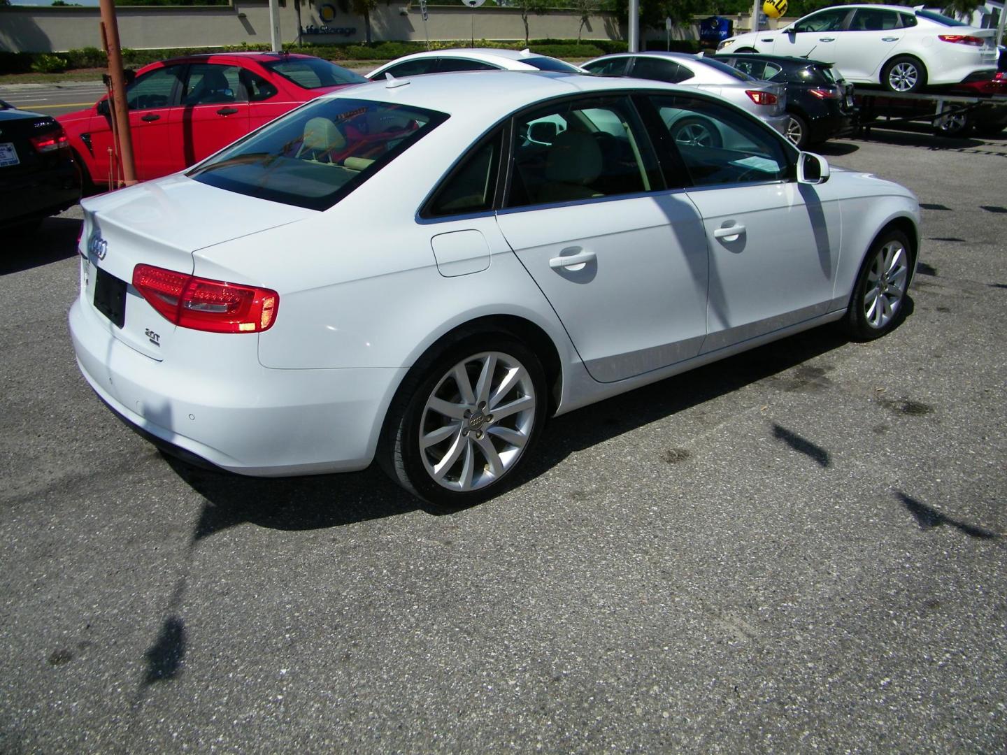 2013 White /Beige Audi A4 2.0T Premium Sedan quattro (WAUKFAFL9DA) with an 2.0L L4 DOHC 16V TURBO engine, AUTOMATIC transmission, located at 4000 Bee Ridge Road, Sarasota, FL, 34233, (941) 926-0300, 27.298664, -82.489151 - Photo#5