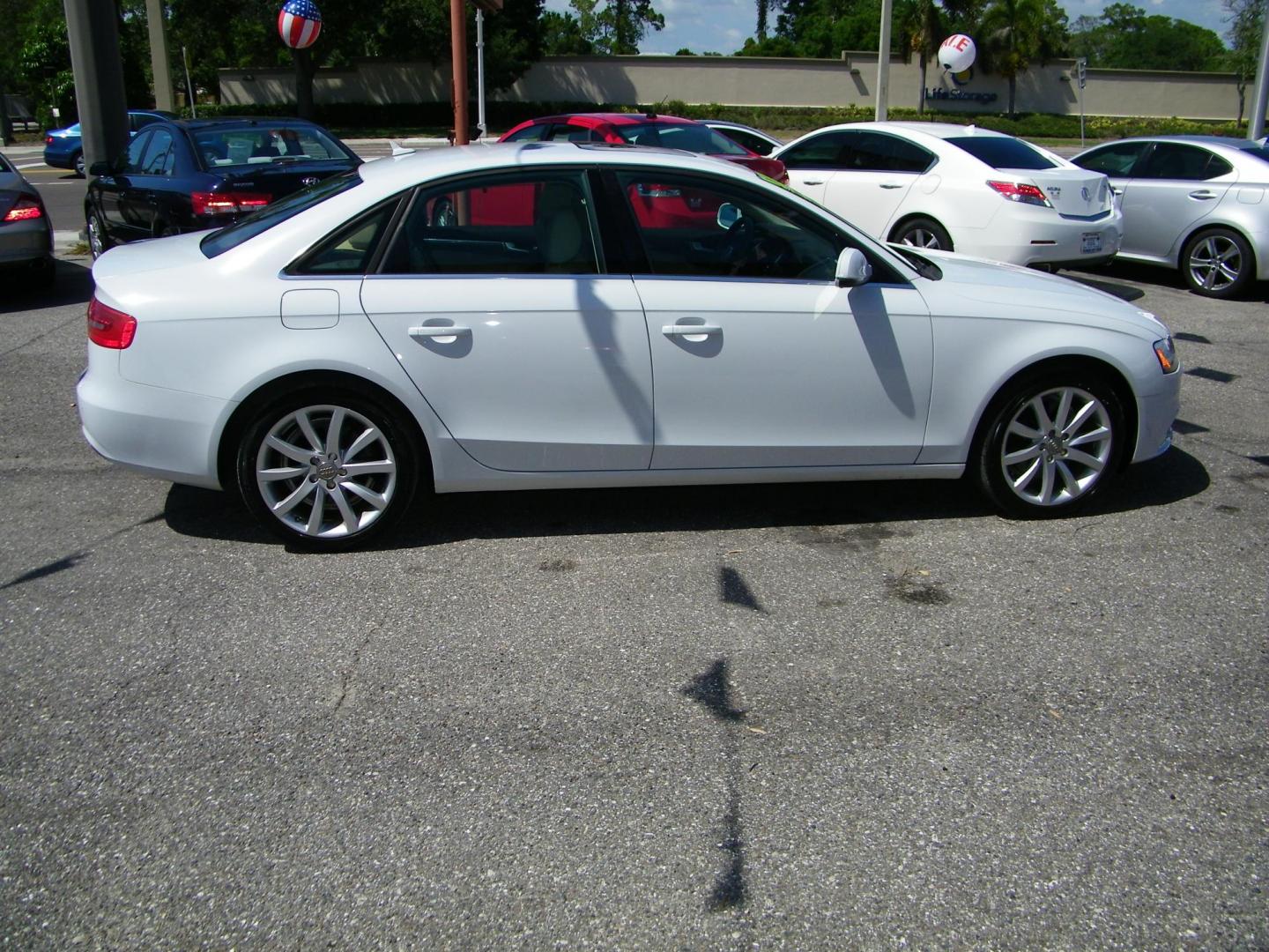 2013 White /Beige Audi A4 2.0T Premium Sedan quattro (WAUKFAFL9DA) with an 2.0L L4 DOHC 16V TURBO engine, AUTOMATIC transmission, located at 4000 Bee Ridge Road, Sarasota, FL, 34233, (941) 926-0300, 27.298664, -82.489151 - Photo#6