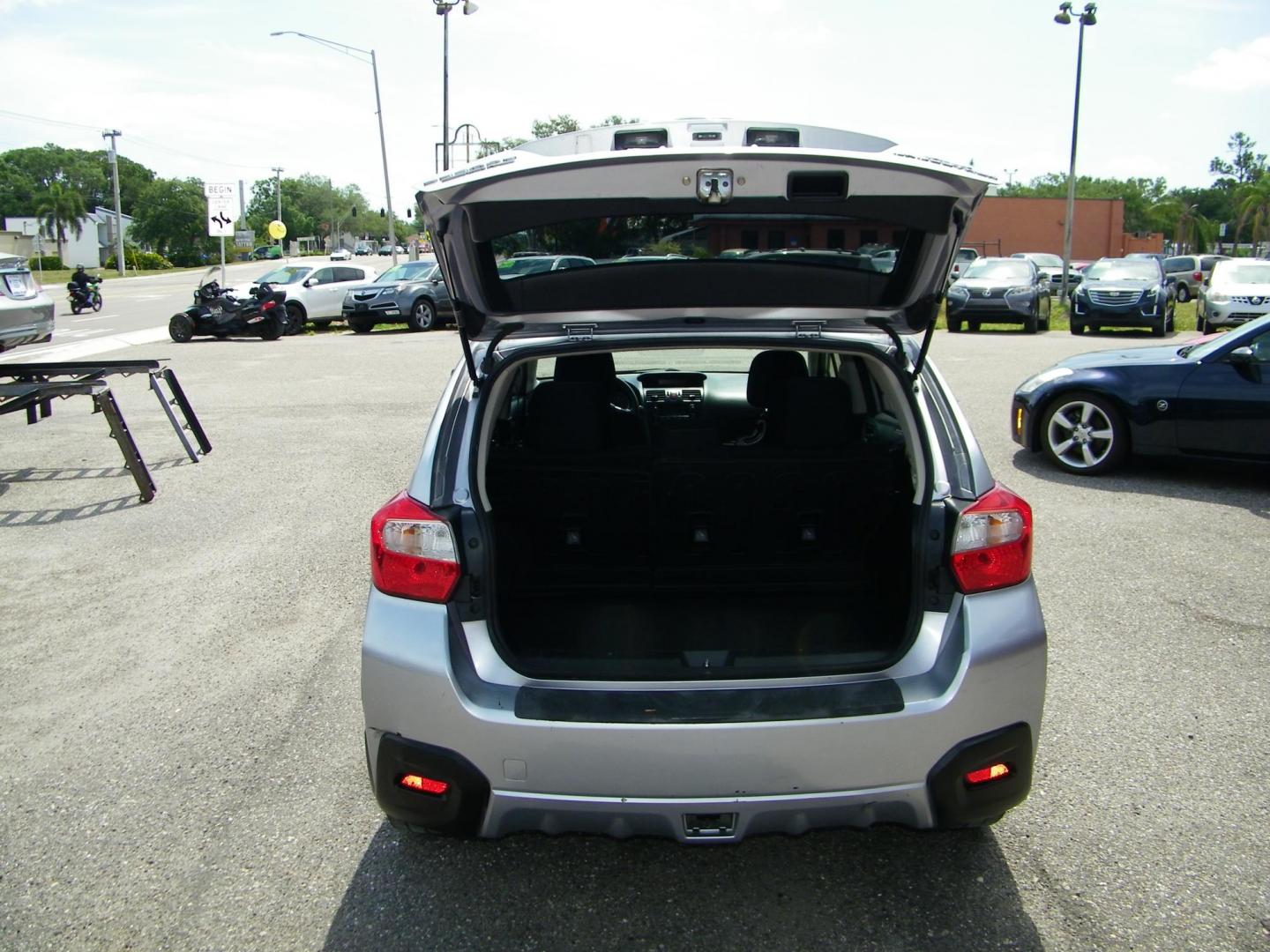 2013 Silver /Black Subaru XV Crosstrek 2.0 Premium (JF2GPAVC6D2) with an 2.0L L4 DOHC 16V engine, Continuously Variable Transmission transmission, located at 4000 Bee Ridge Road, Sarasota, FL, 34233, (941) 926-0300, 27.298664, -82.489151 - Photo#12