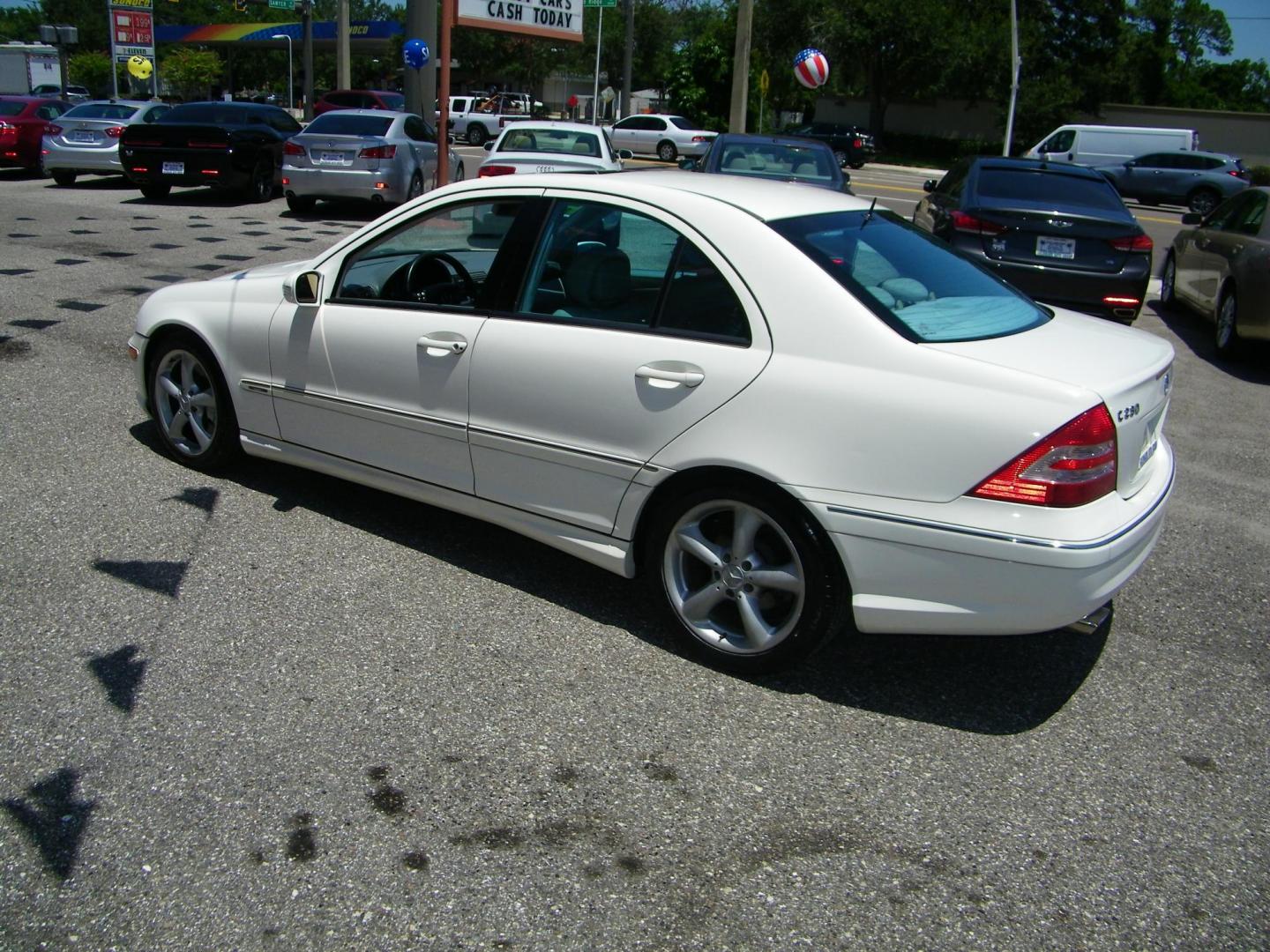 2006 White /Beige/Tan Mercedes-Benz C-Class C230 Sport Sedan (WDBRF52H26A) with an 2.5L V6 DOHC 24V engine, Automatic transmission, located at 4000 Bee Ridge Road, Sarasota, FL, 34233, (941) 926-0300, 27.298664, -82.489151 - Photo#3