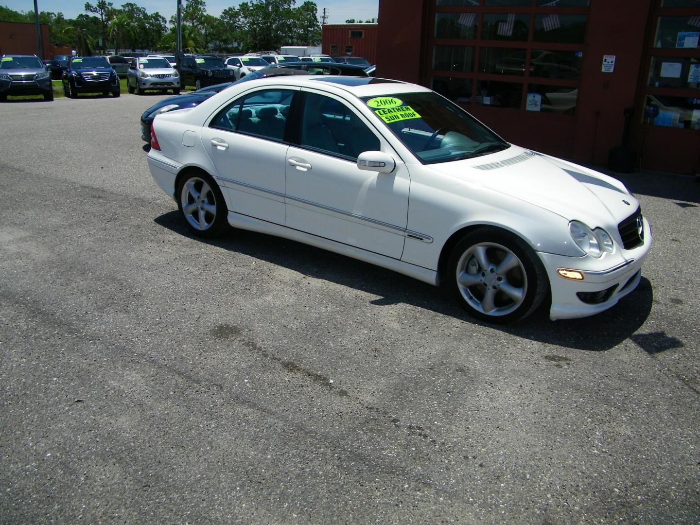 2006 White /Beige/Tan Mercedes-Benz C-Class C230 Sport Sedan (WDBRF52H26A) with an 2.5L V6 DOHC 24V engine, Automatic transmission, located at 4000 Bee Ridge Road, Sarasota, FL, 34233, (941) 926-0300, 27.298664, -82.489151 - Photo#7