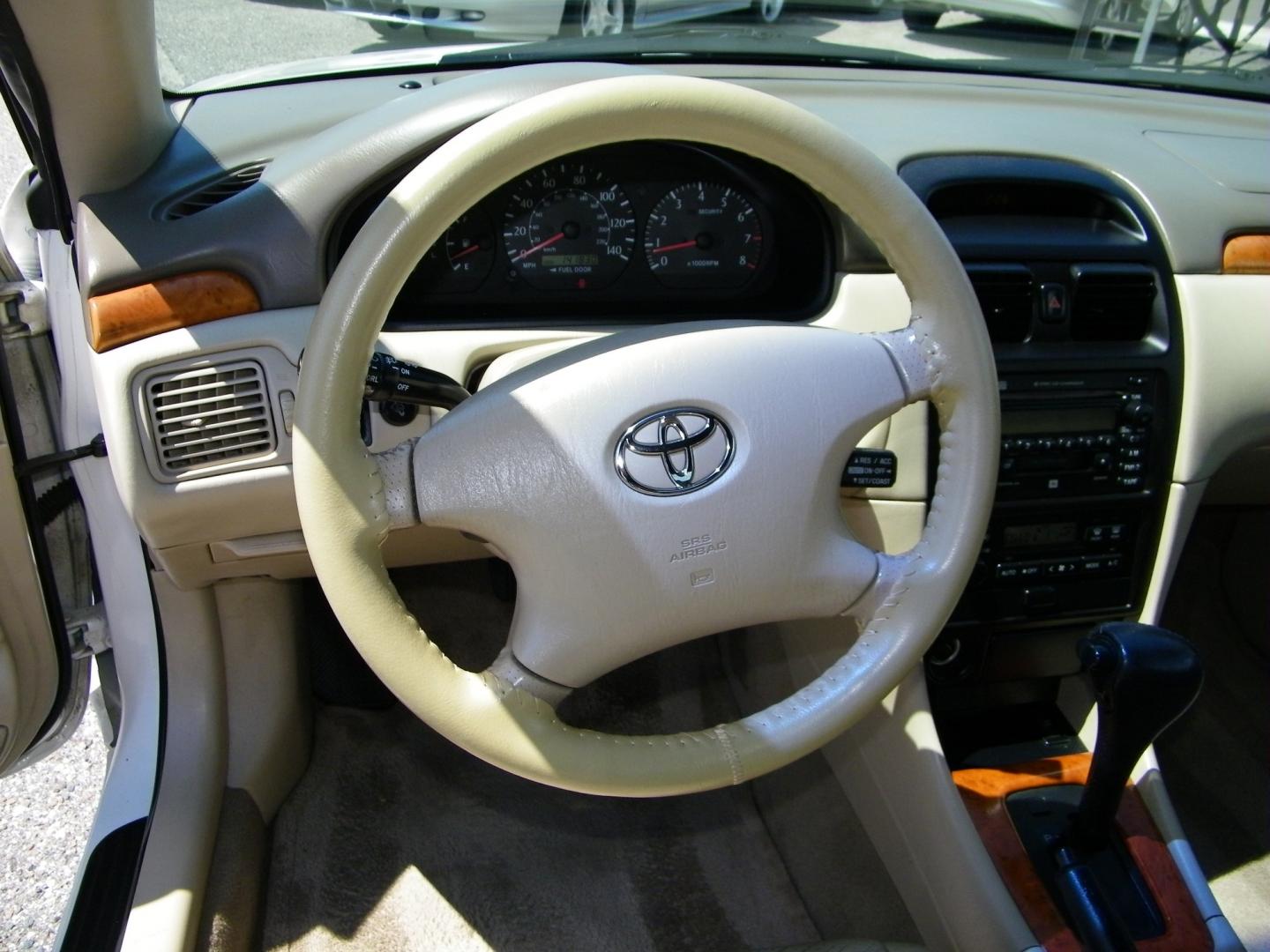 2002 White /Beige Toyota Camry Solara SE Convertible (2T1FF28P72C) with an 3.0L V6 DOHC 24V engine, 4-Speed Automatic Overdrive transmission, located at 4000 Bee Ridge Road, Sarasota, FL, 34233, (941) 926-0300, 27.298664, -82.489151 - Photo#16