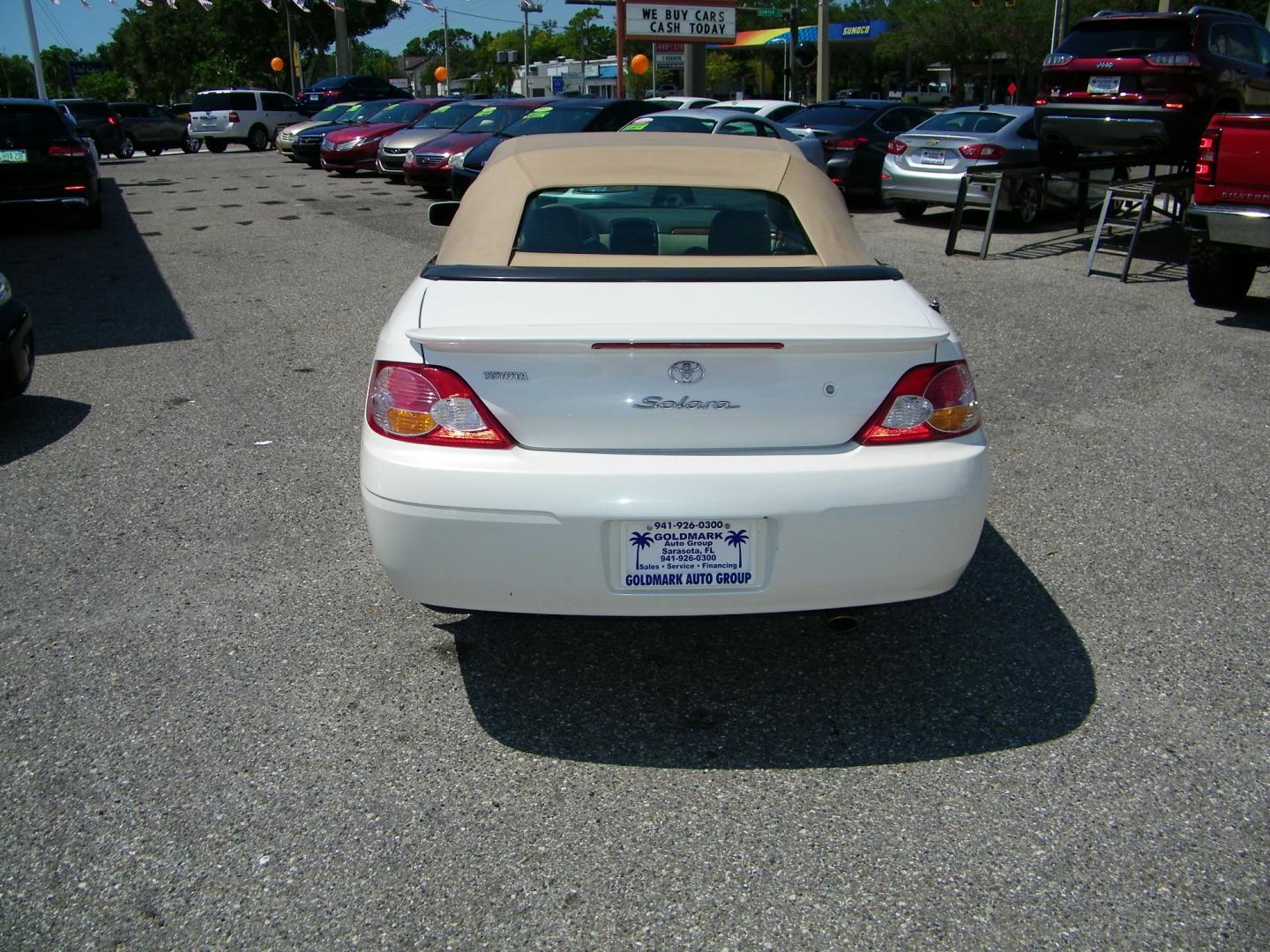 2002 White /Beige Toyota Camry Solara SE Convertible (2T1FF28P72C) with an 3.0L V6 DOHC 24V engine, 4-Speed Automatic Overdrive transmission, located at 4000 Bee Ridge Road, Sarasota, FL, 34233, (941) 926-0300, 27.298664, -82.489151 - Photo#4