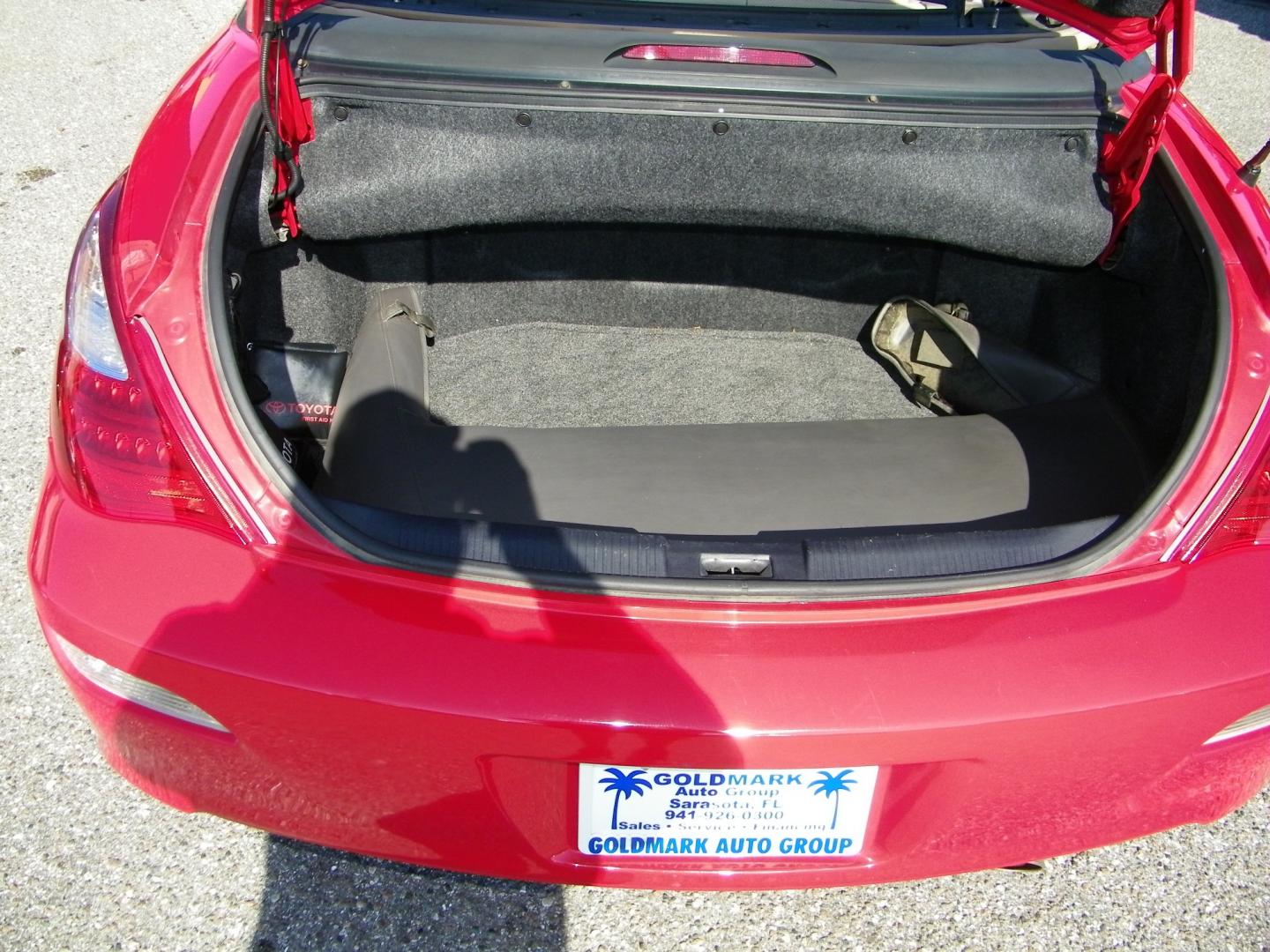 2008 Red /BLACK Toyota Camry Solara SE Convertible (4T1FA38P98U) with an 3.3L V6 DOHC 24V engine, 5-Speed Automatic Overdrive transmission, located at 4000 Bee Ridge Road, Sarasota, FL, 34233, (941) 926-0300, 27.298664, -82.489151 - Photo#9