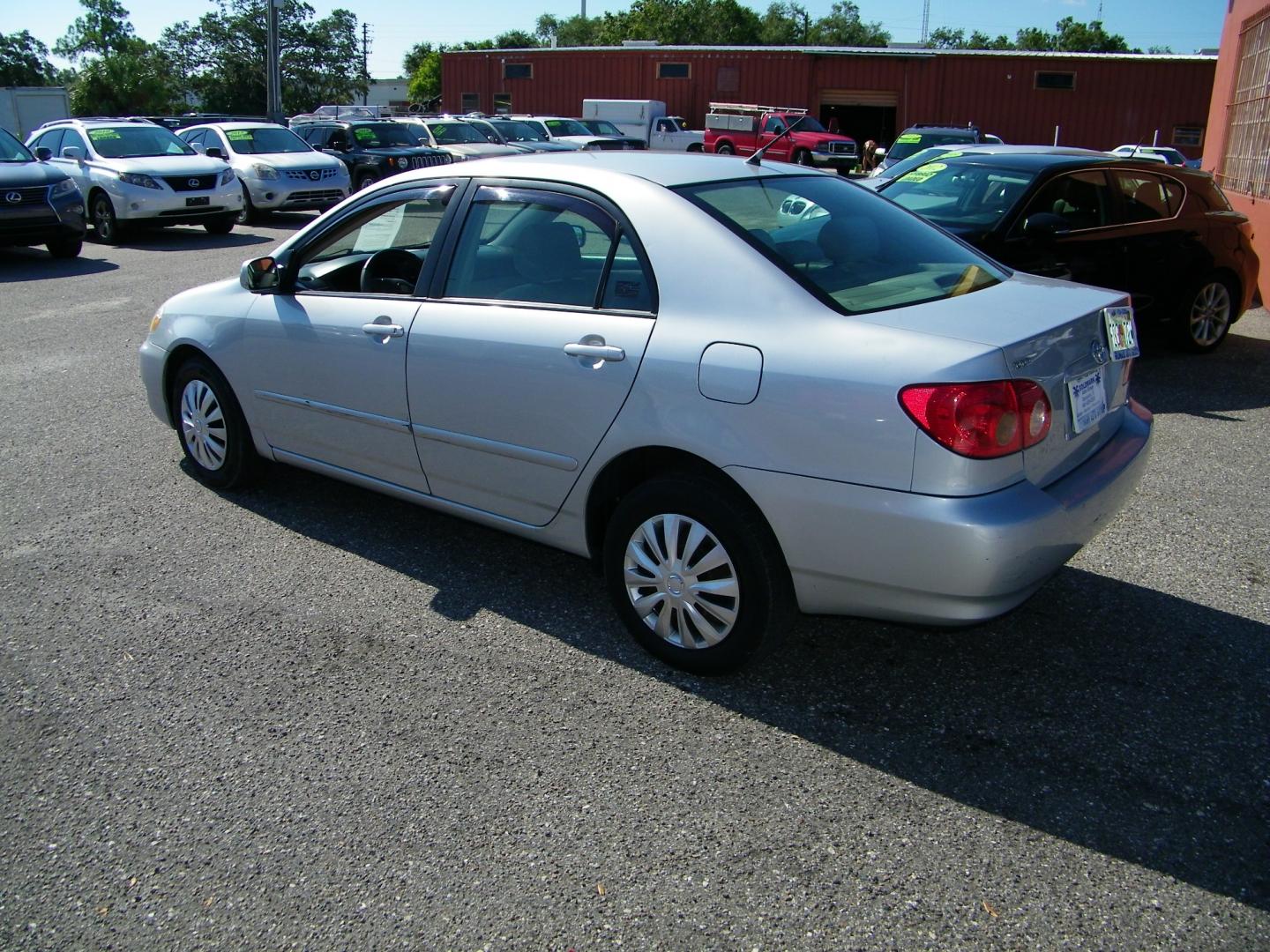 2005 /GRAY Toyota Corolla CE (2T1BR32E75C) with an 1.8L L4 DOHC 16V engine, Automatic transmission, located at 4000 Bee Ridge Road, Sarasota, FL, 34233, (941) 926-0300, 27.298664, -82.489151 - Photo#3