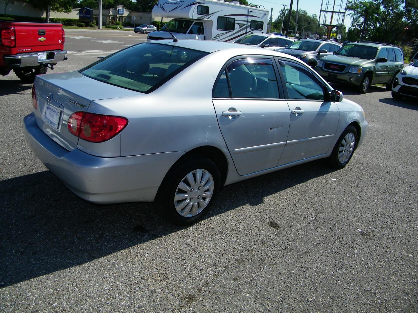 2005 /GRAY Toyota Corolla CE (2T1BR32E75C) with an 1.8L L4 DOHC 16V engine, Automatic transmission, located at 4000 Bee Ridge Road, Sarasota, FL, 34233, (941) 926-0300, 27.298664, -82.489151 - Photo#5