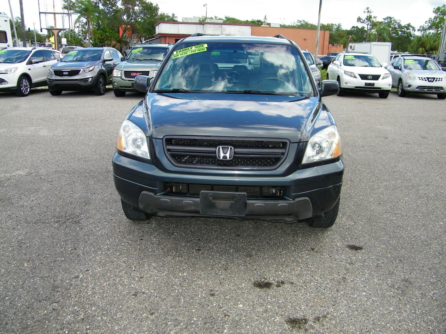 2004 Gray /Gray Honda Pilot EX w/ Leather and DVD (2HKYF18624H) with an 3.5L V6 SOHC 24V engine, 5-Speed Automatic Overdrive transmission, located at 4000 Bee Ridge Road, Sarasota, FL, 34233, (941) 926-0300, 27.298664, -82.489151 - Photo#1