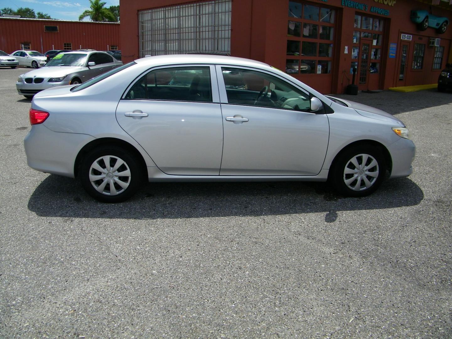 2009 Silver /Black Toyota Corolla XRS 5-Speed AT (JTDBL40E899) with an 1.8L L4 DOHC 16V engine, 5-Speed Automatic Overdrive transmission, located at 4000 Bee Ridge Road, Sarasota, FL, 34233, (941) 926-0300, 27.298664, -82.489151 - Photo#6