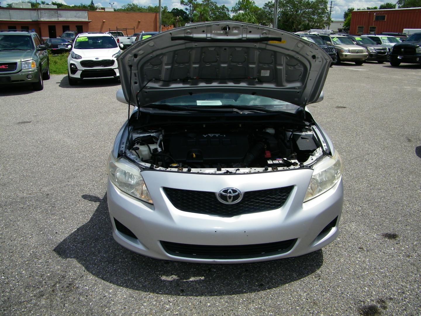 2009 Silver /Black Toyota Corolla XRS 5-Speed AT (JTDBL40E899) with an 1.8L L4 DOHC 16V engine, 5-Speed Automatic Overdrive transmission, located at 4000 Bee Ridge Road, Sarasota, FL, 34233, (941) 926-0300, 27.298664, -82.489151 - Photo#8