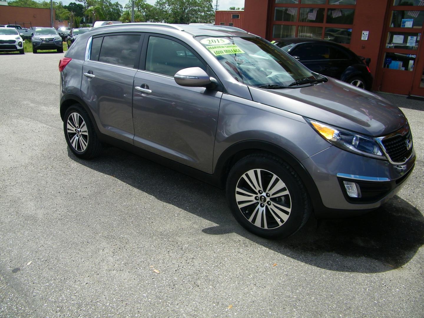 2015 Brown /Beige Kia Sportage EX FWD (KNDPC3AC6F7) with an 2.4L V6 DOHC 24V engine, 6-Speed Automatic transmission, located at 4000 Bee Ridge Road, Sarasota, FL, 34233, (941) 926-0300, 27.298664, -82.489151 - Photo#2