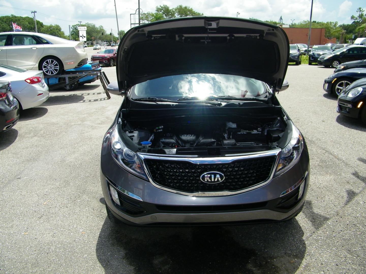 2015 Brown /Beige Kia Sportage EX FWD (KNDPC3AC6F7) with an 2.4L V6 DOHC 24V engine, 6-Speed Automatic transmission, located at 4000 Bee Ridge Road, Sarasota, FL, 34233, (941) 926-0300, 27.298664, -82.489151 - Photo#3