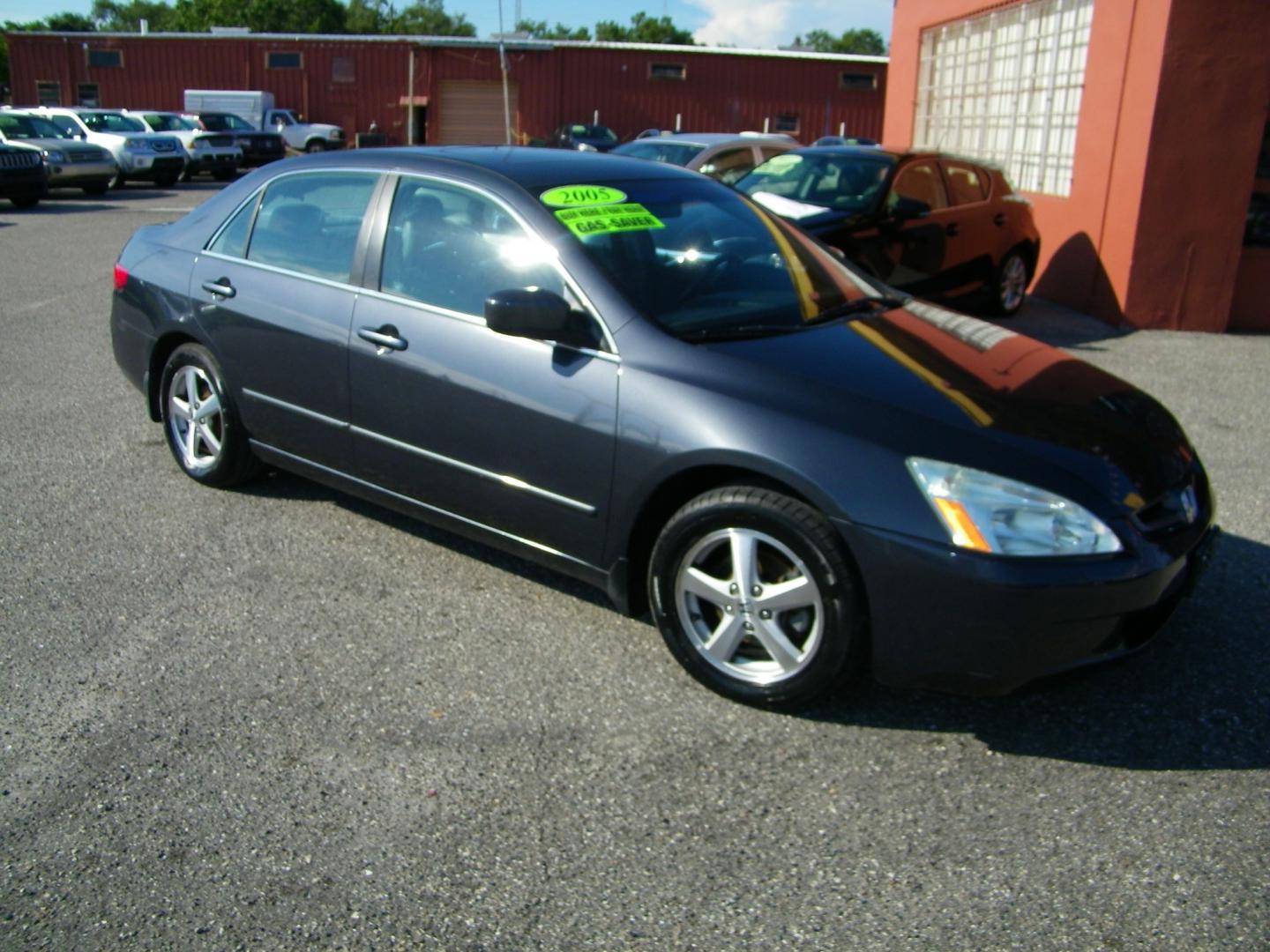 2005 Gray /Gray Honda Accord EX-L Sedan AT with XM Radio (1HGCM568X5A) with an 2.4L L4 DOHC 16V engine, 5-Speed Automatic Overdrive transmission, located at 4000 Bee Ridge Road, Sarasota, FL, 34233, (941) 926-0300, 27.298664, -82.489151 - Photo#8